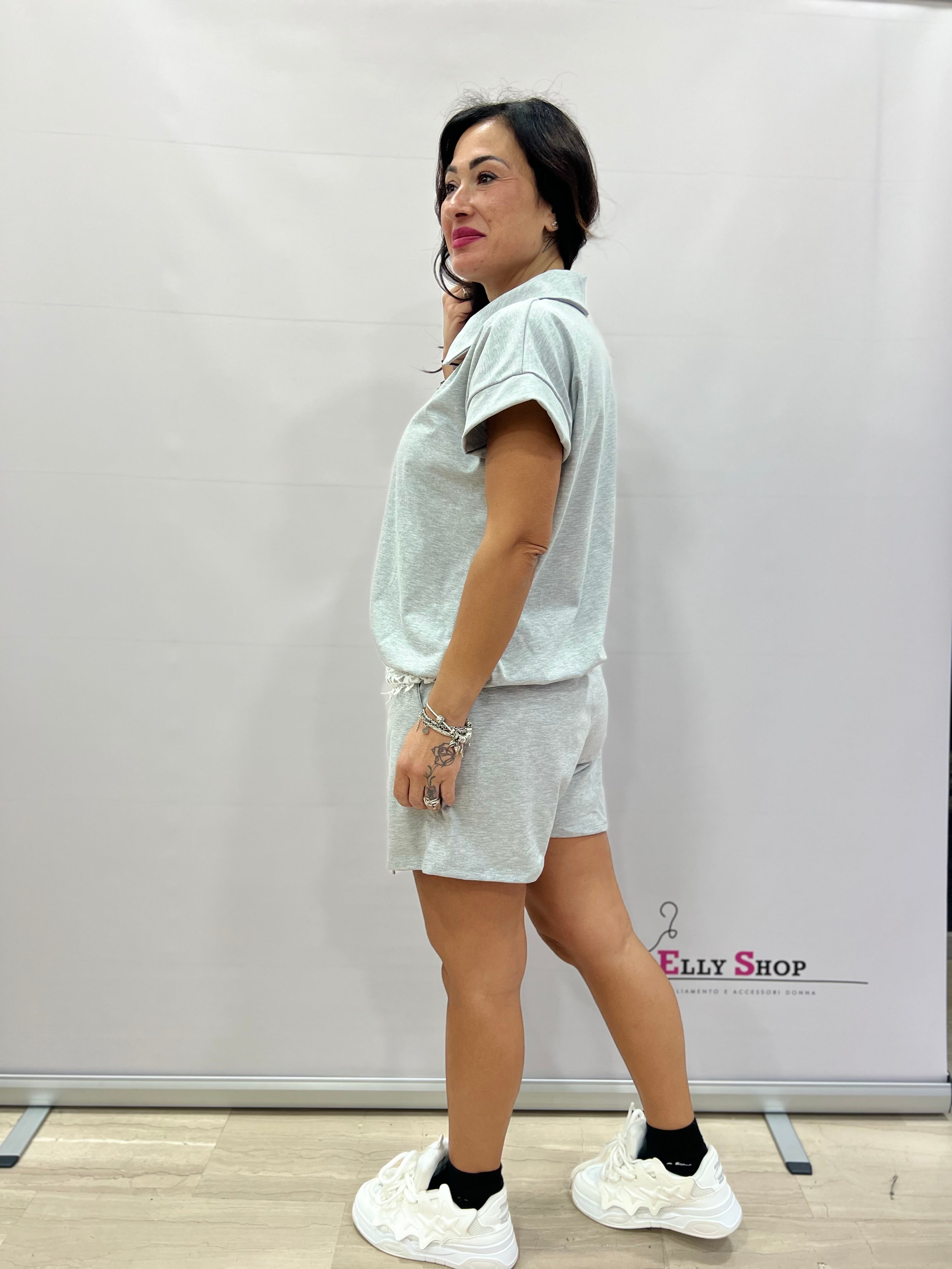 Completo short e t-shirt dettagli in pizzo