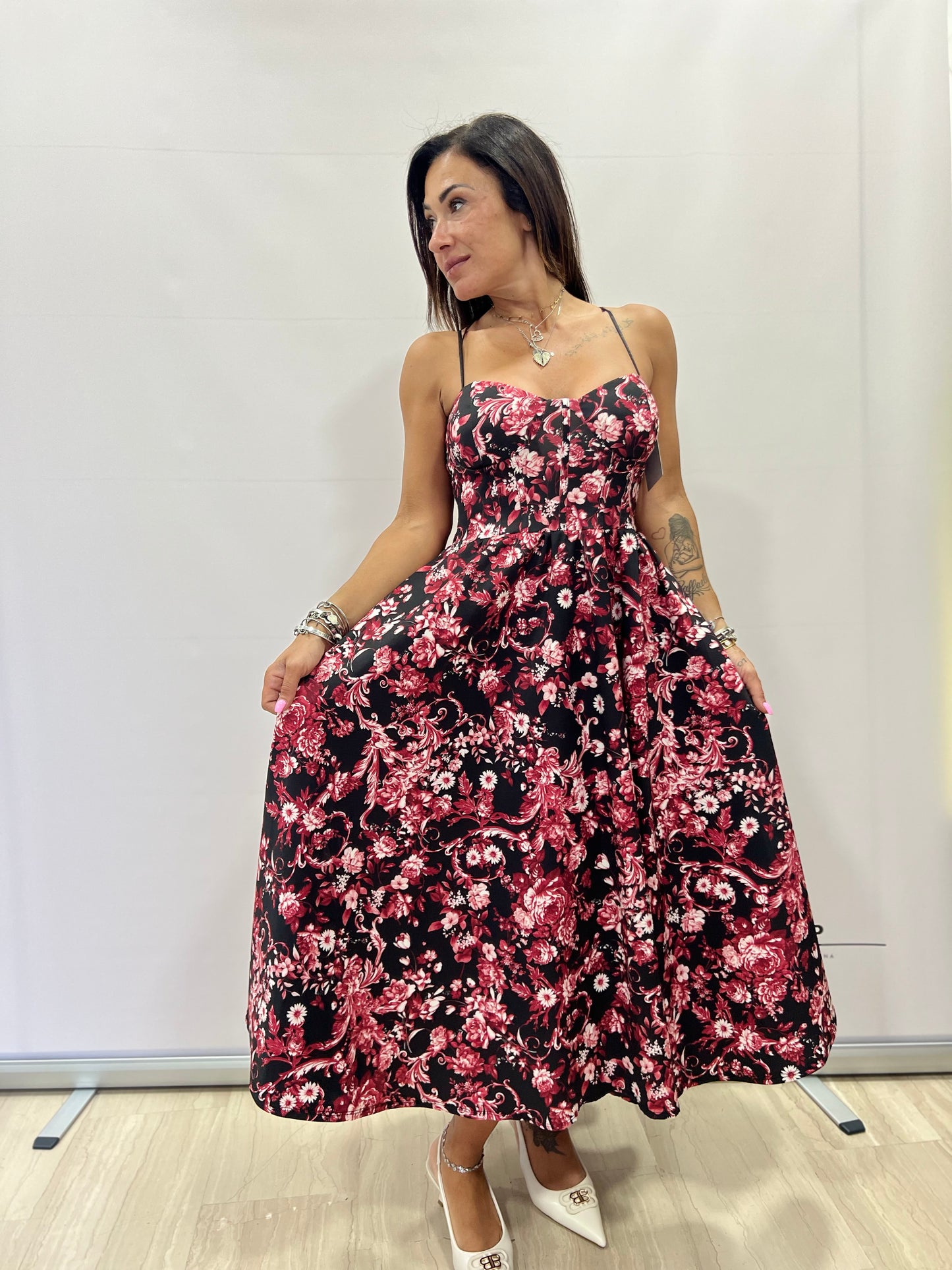 Abito Midi Floreale con Spalline Sottili