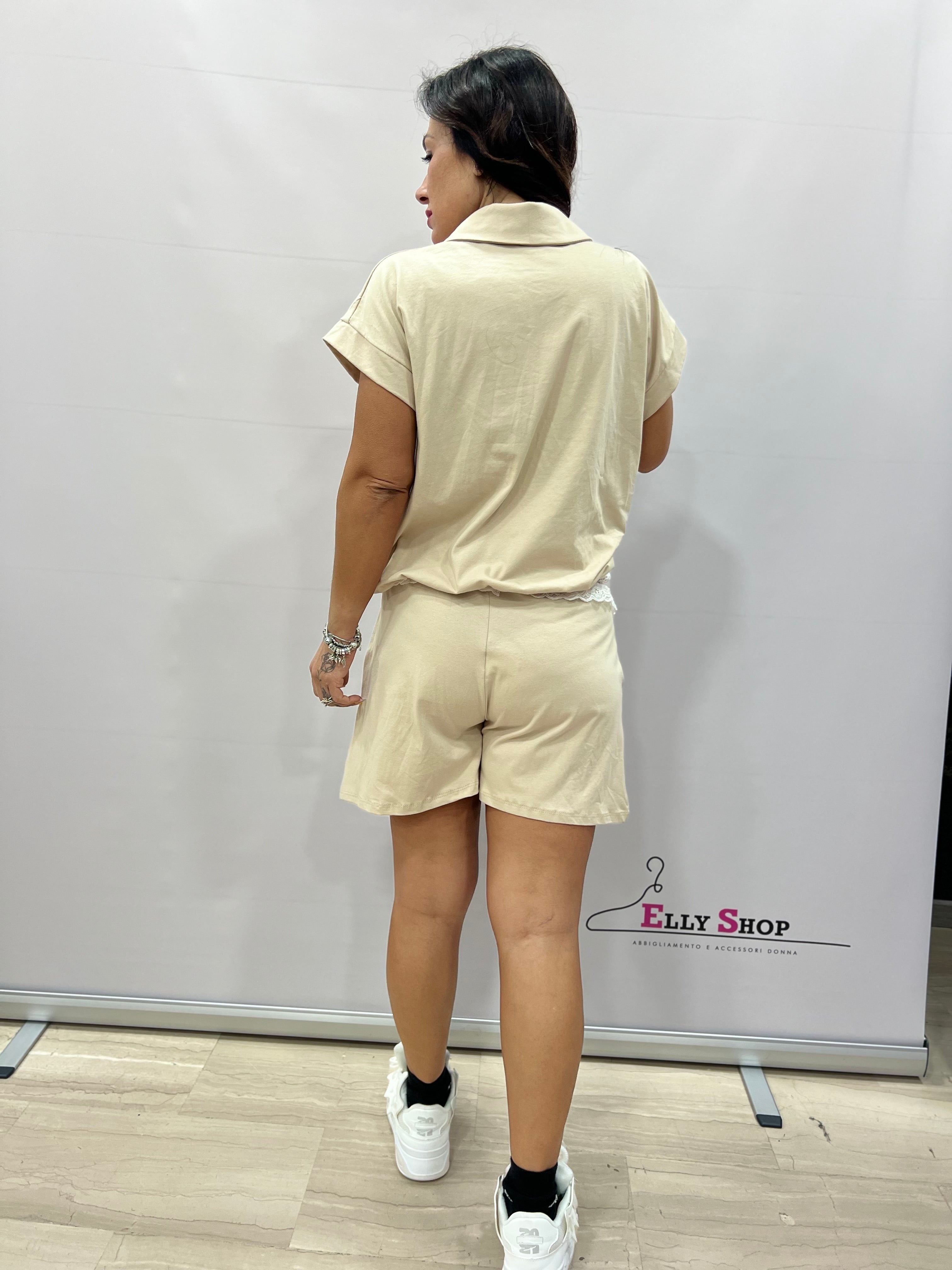 Completo short e t-shirt dettagli in pizzo