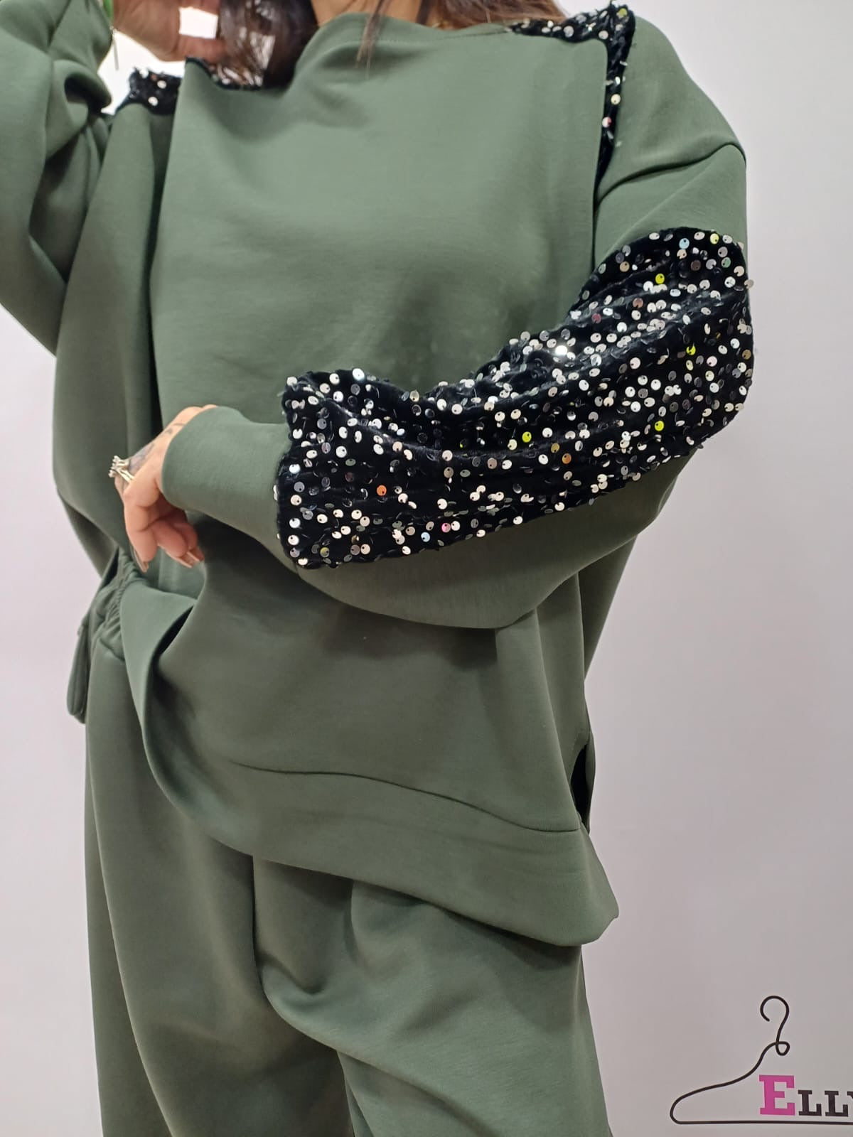 Completo curvy donna con maniche in paillettes