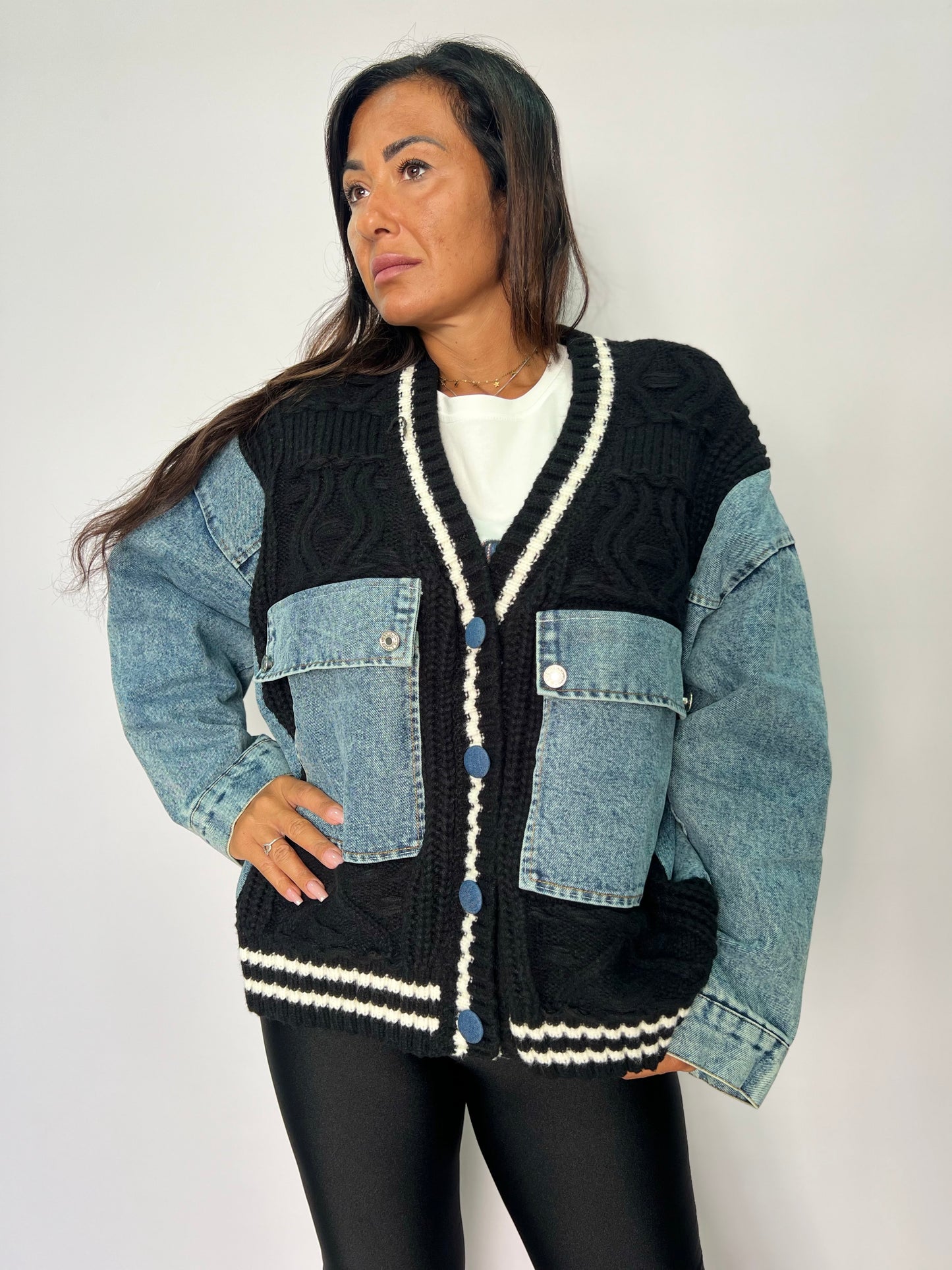 Cardigan donna in lanettina e denim nero con dettagli bianchi – giubbino casual taglia unica XL