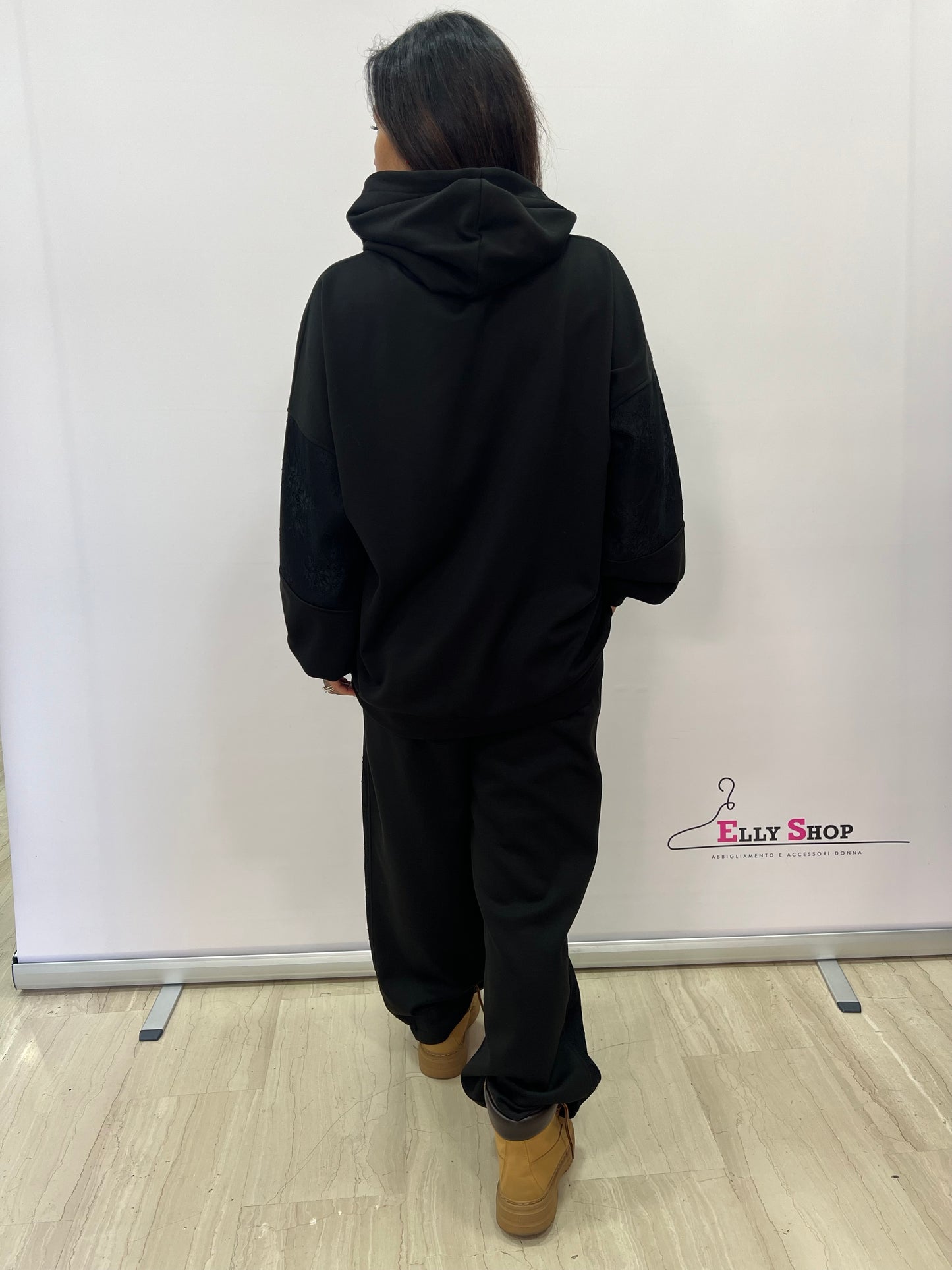 Completo donna curvy felpa e pantaloni casual