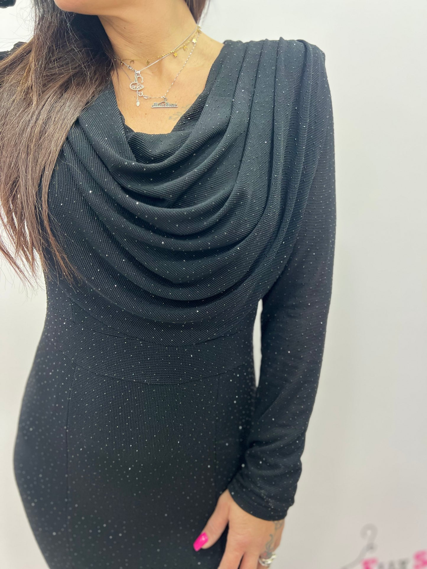 Abito lungo elegante drappeggiato glitter