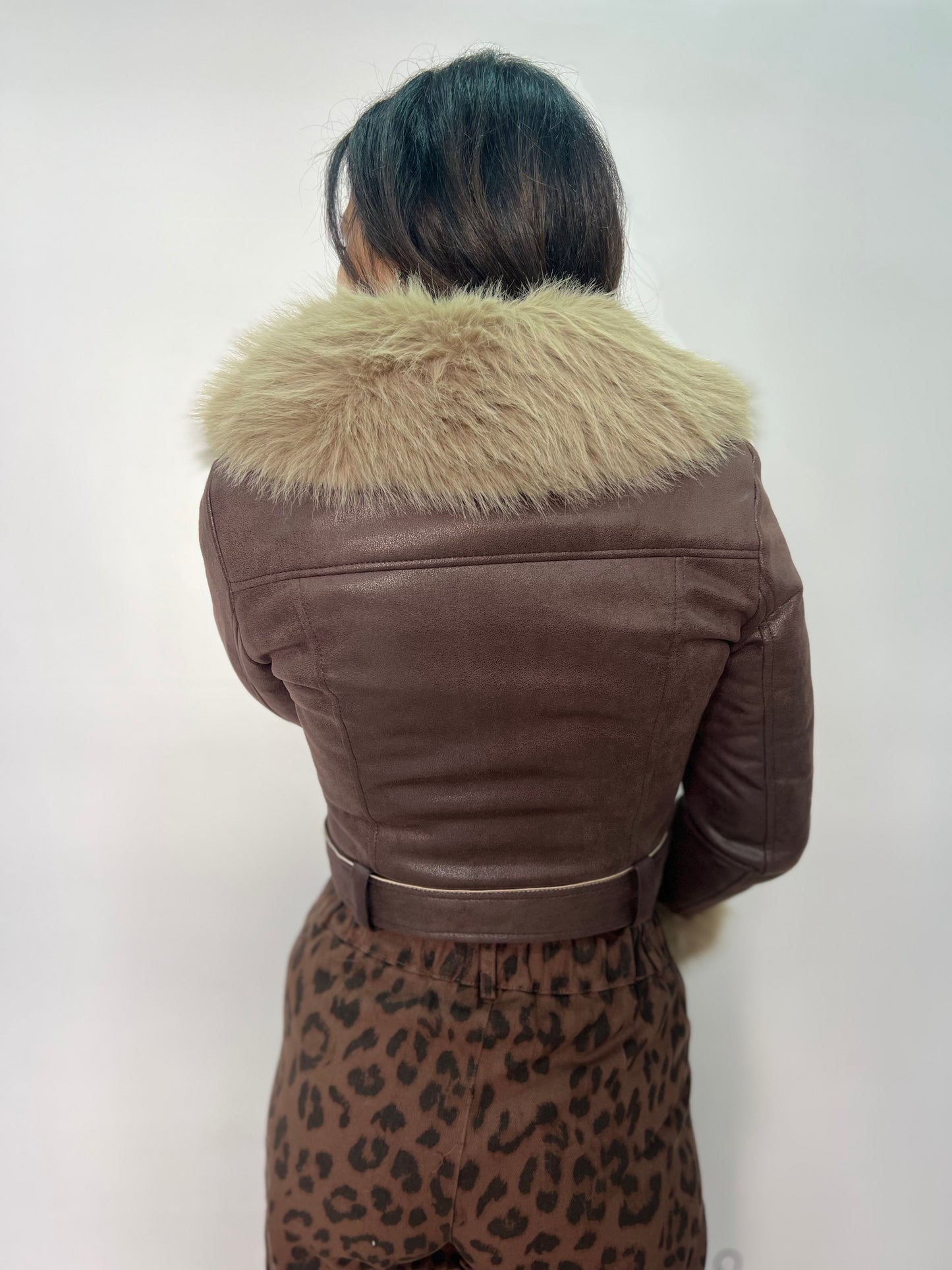 Giacca corta effetto pelle con pelliccia donna