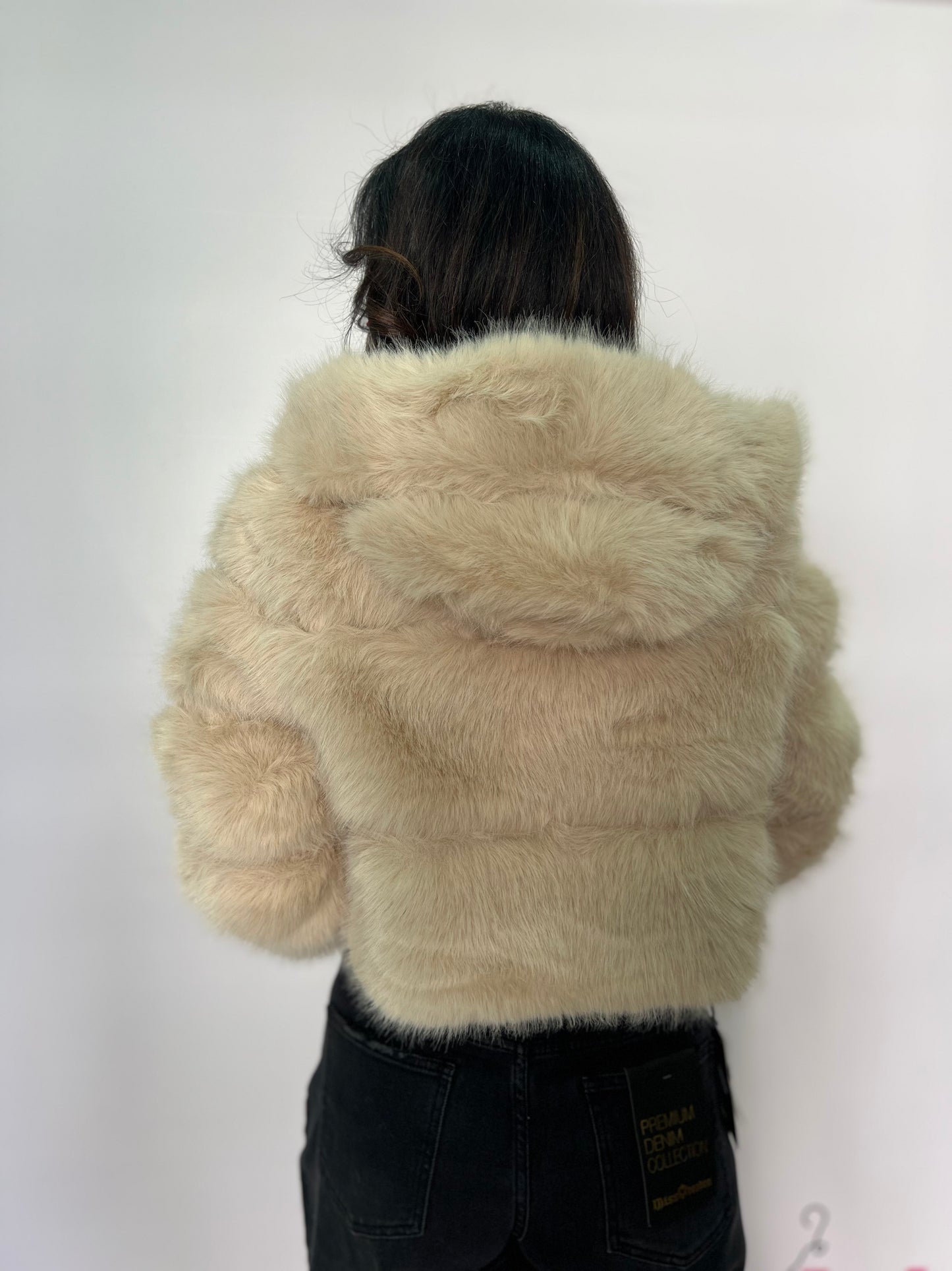 Pelliccia donna corta con cappuccio vari colori