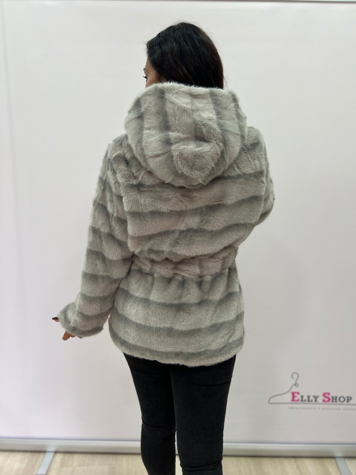 Pelliccia donna modello visone
