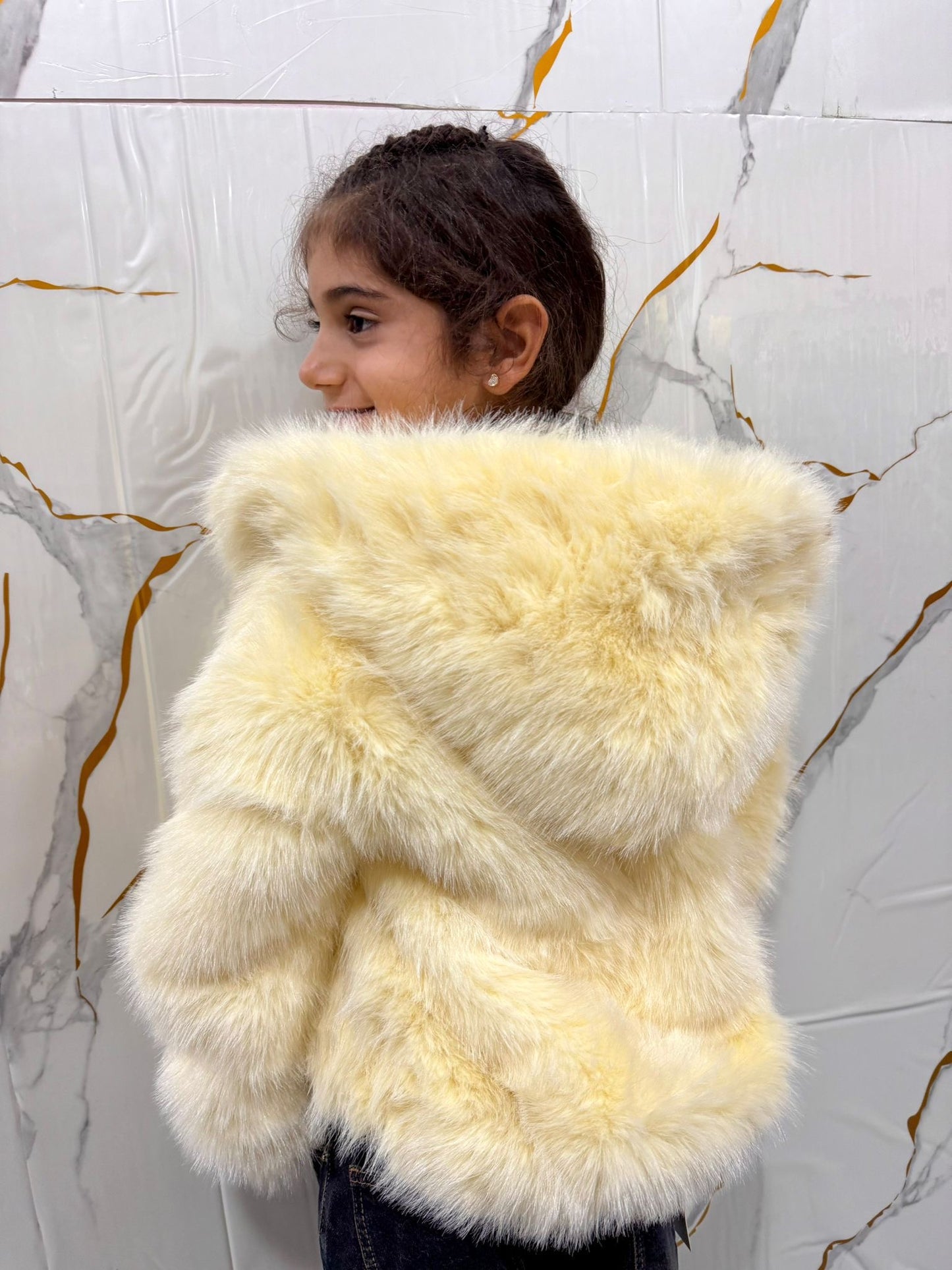 Pelliccia ecologica bambina con cappuccio— giubbino inverno elegante