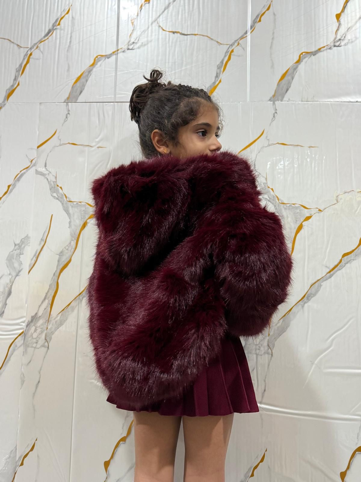 Pelliccia ecologica bambina con cappuccio— giubbino inverno elegante