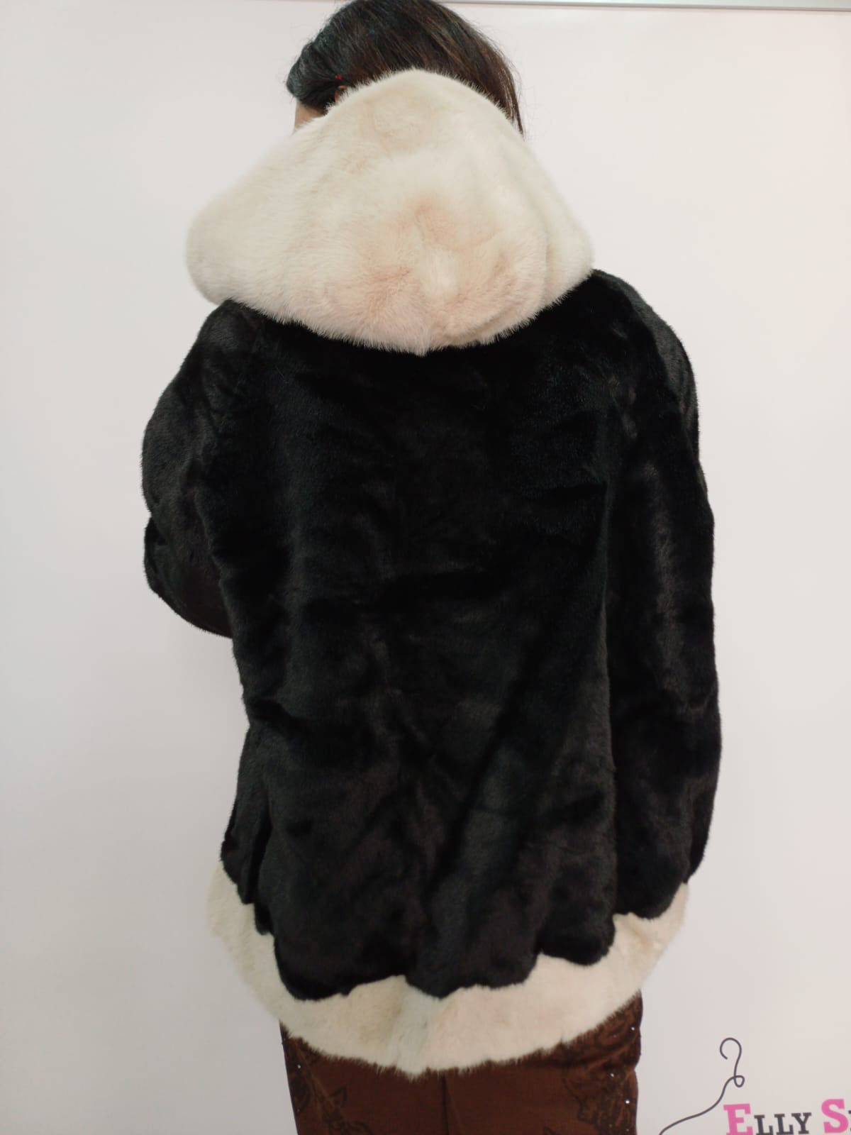 Giaccone donna eco-pelliccia bicolore con cappuccio