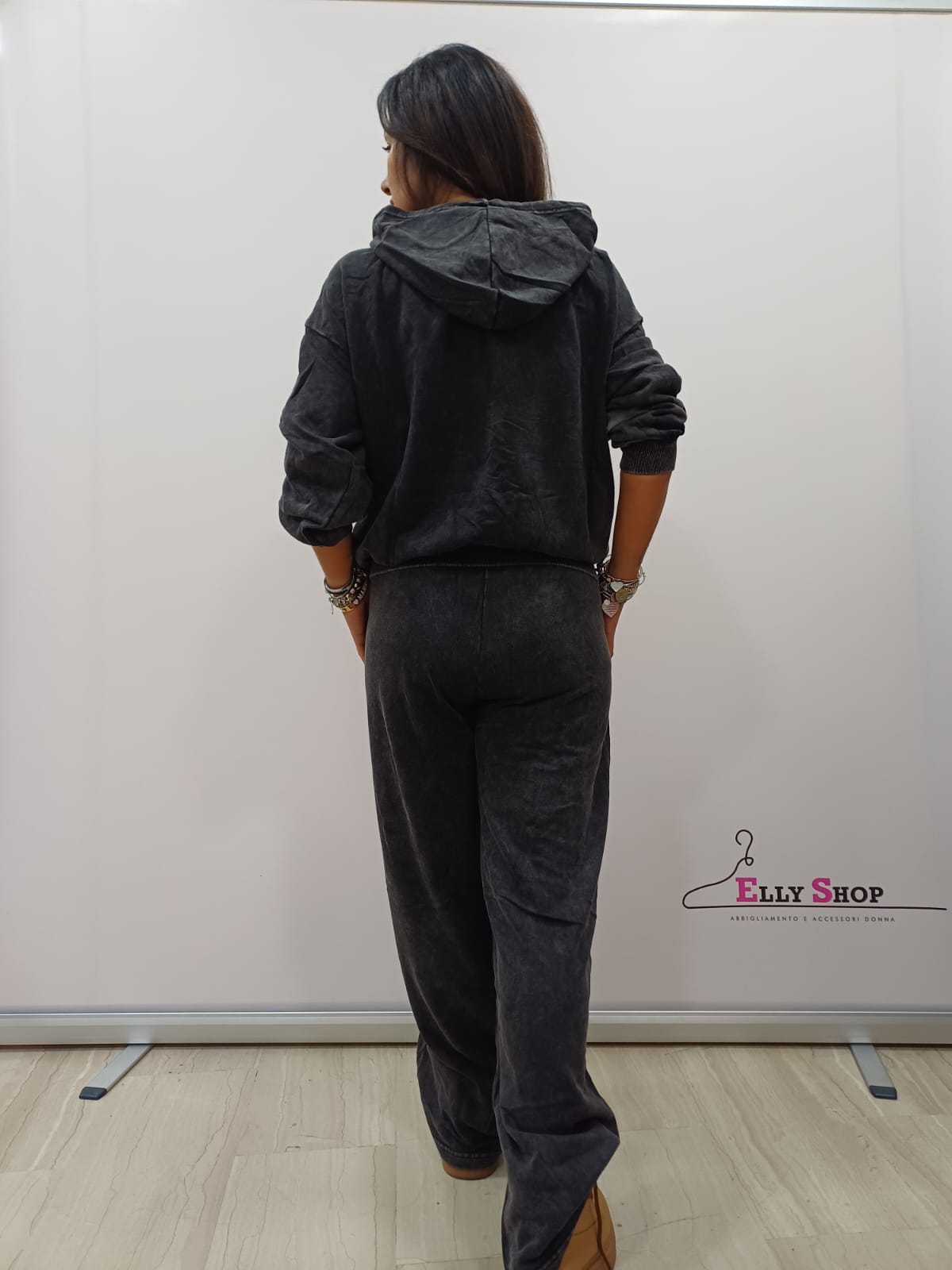 Completo donna felpa e pantalone con strass