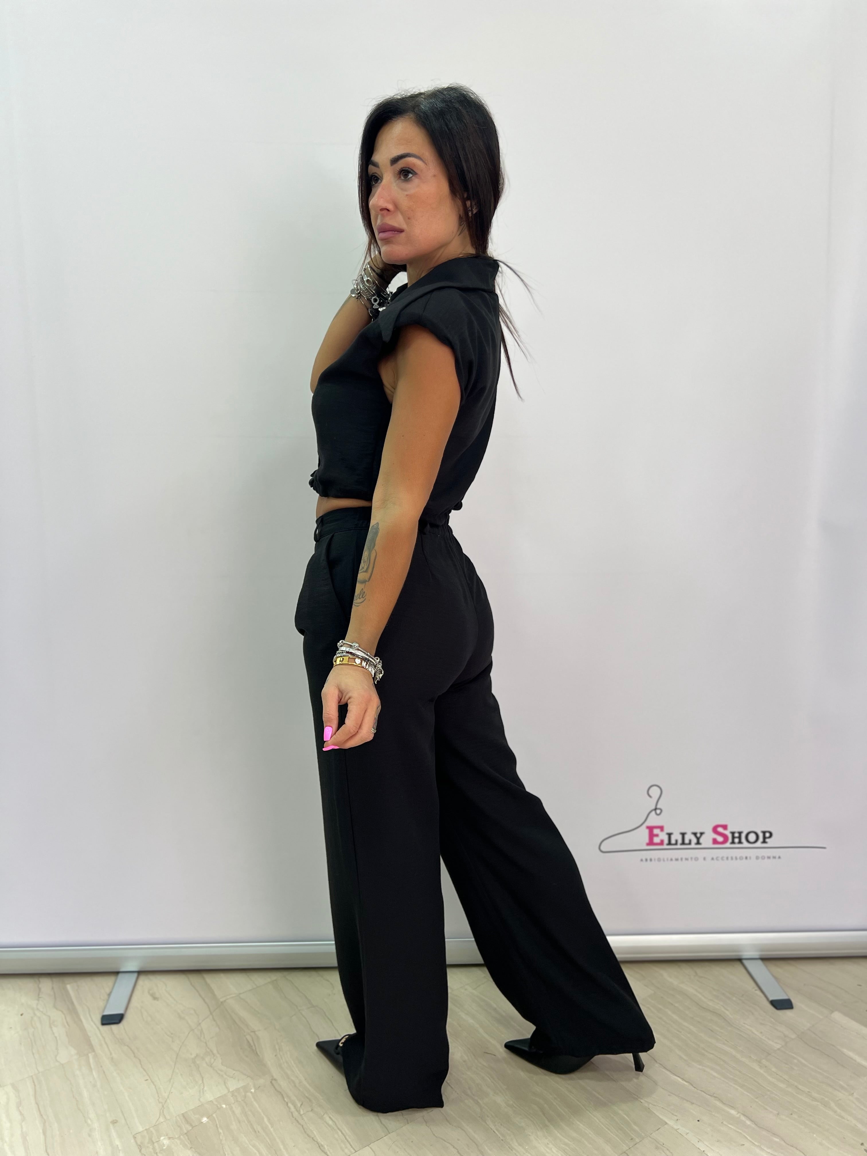 Completo Donna – Camicia a Giro con Spalline e Pantalone a Gamba Larga, Disponibile in Vari Colori.