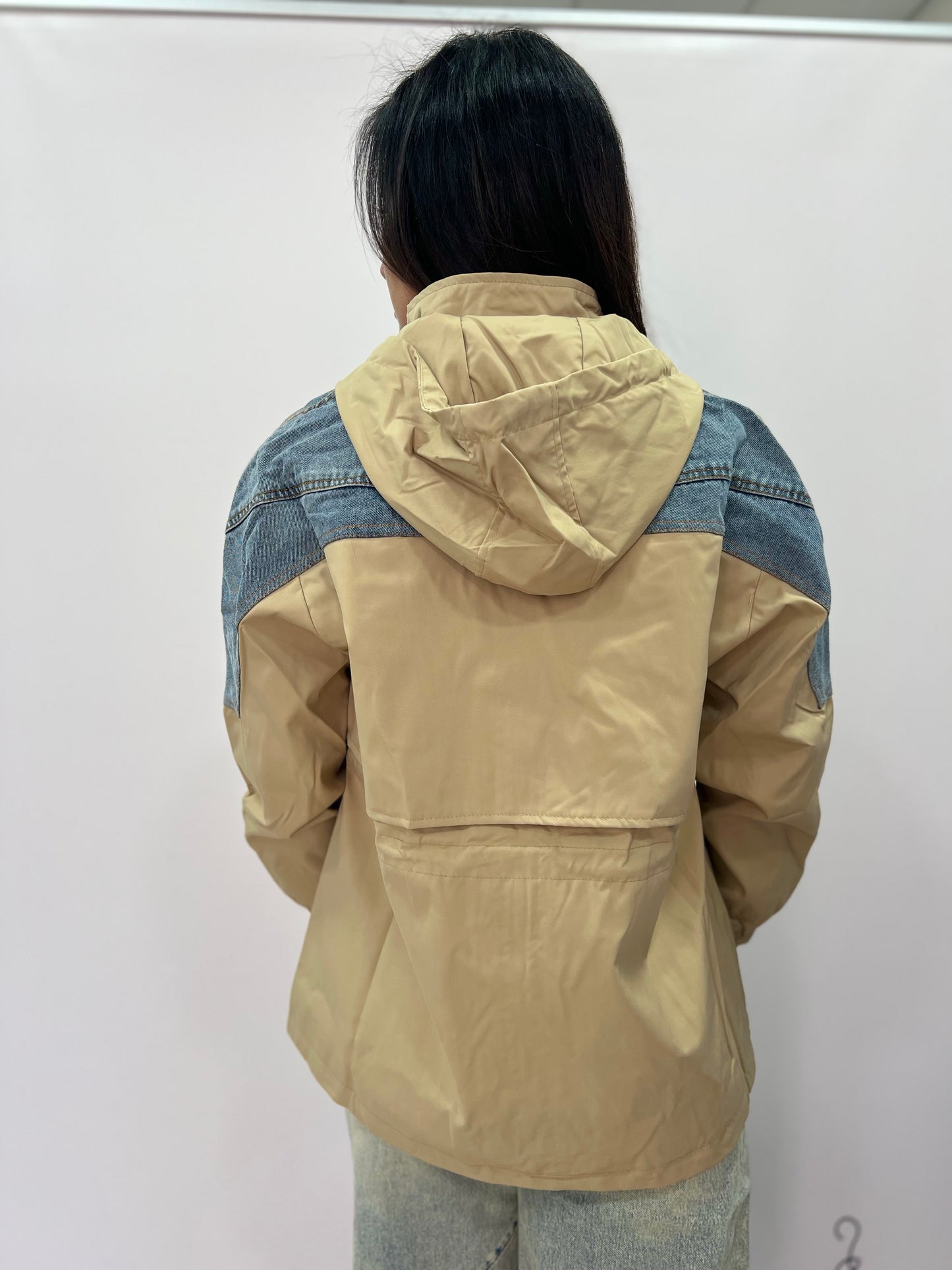 Giacca donna windbreaker con inserti denim