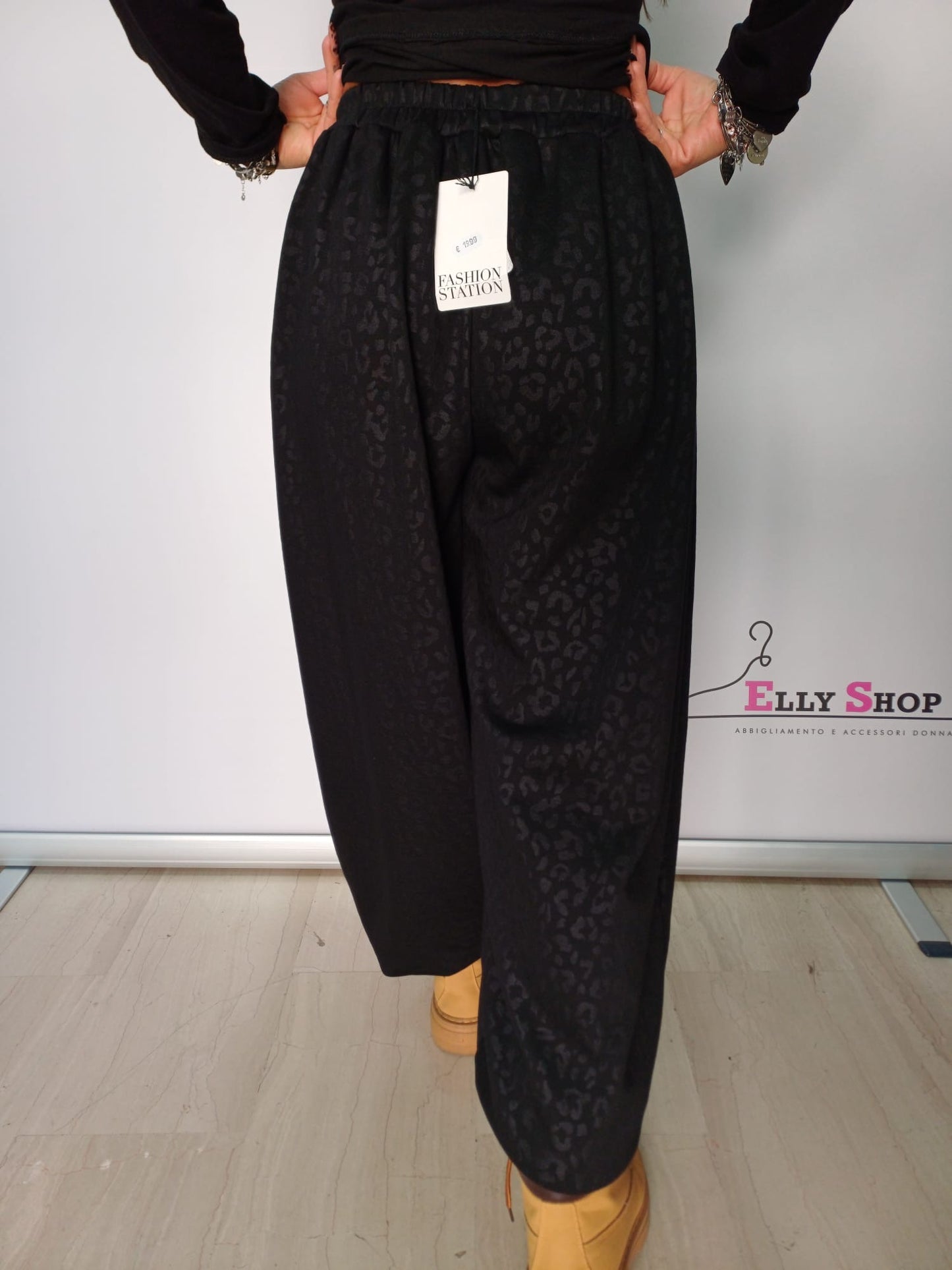Pantalone ampio donna fantasia tono su tono
