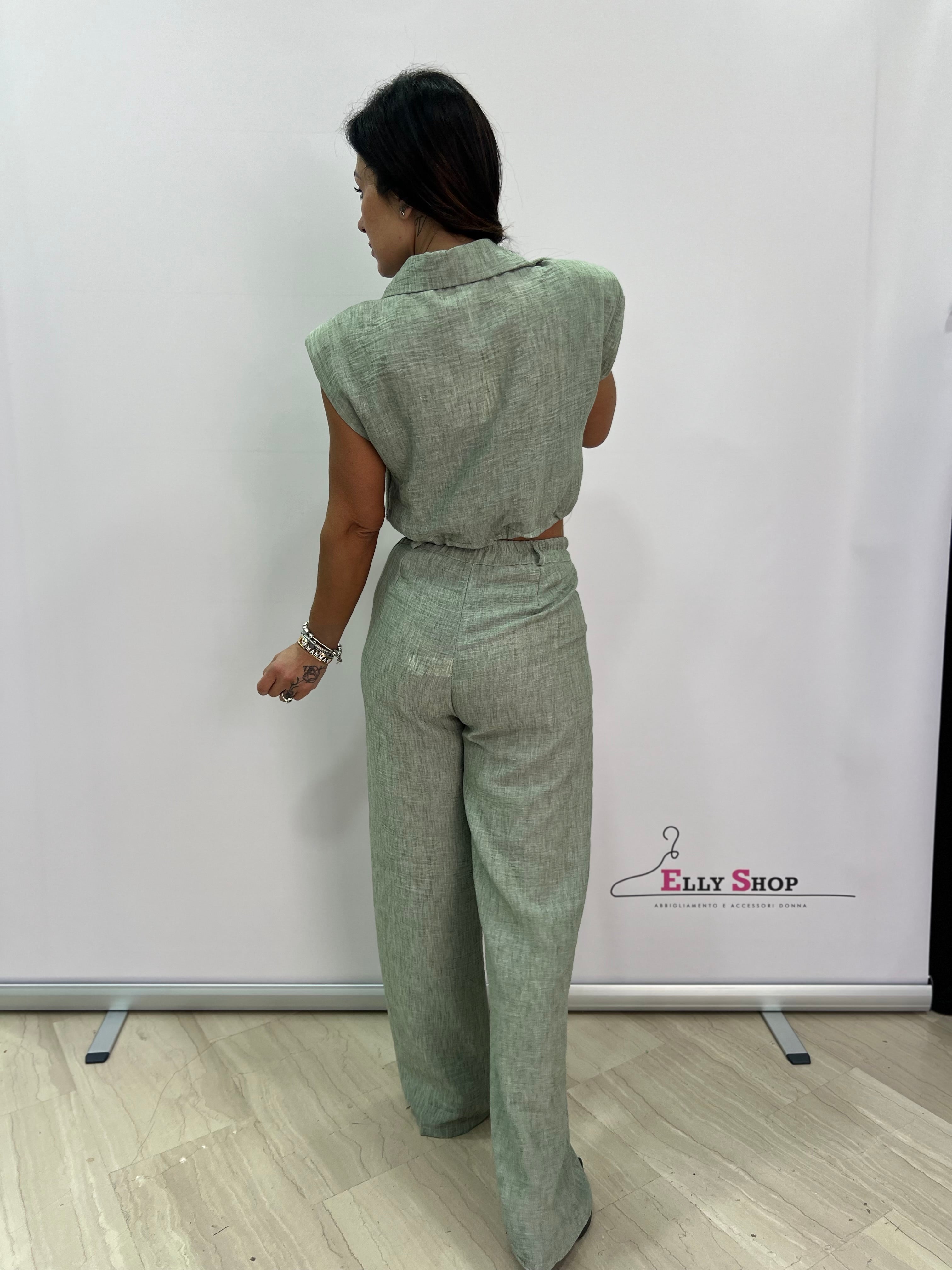 Completo Donna – Camicia a Giro con Spalline e Pantalone a Gamba Larga, Disponibile in Vari Colori.