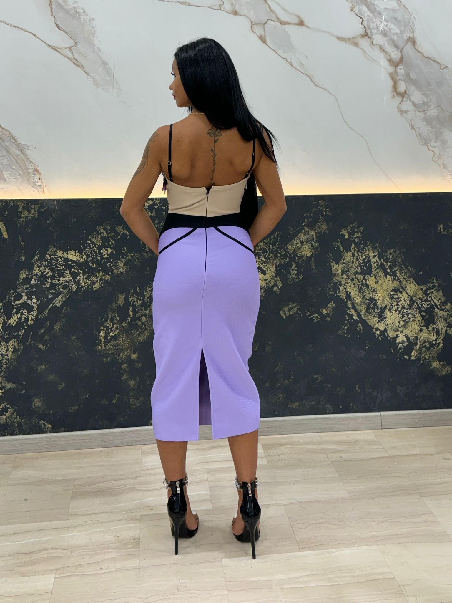 Completo Elegante Donna Lilla e Ricami Floreali