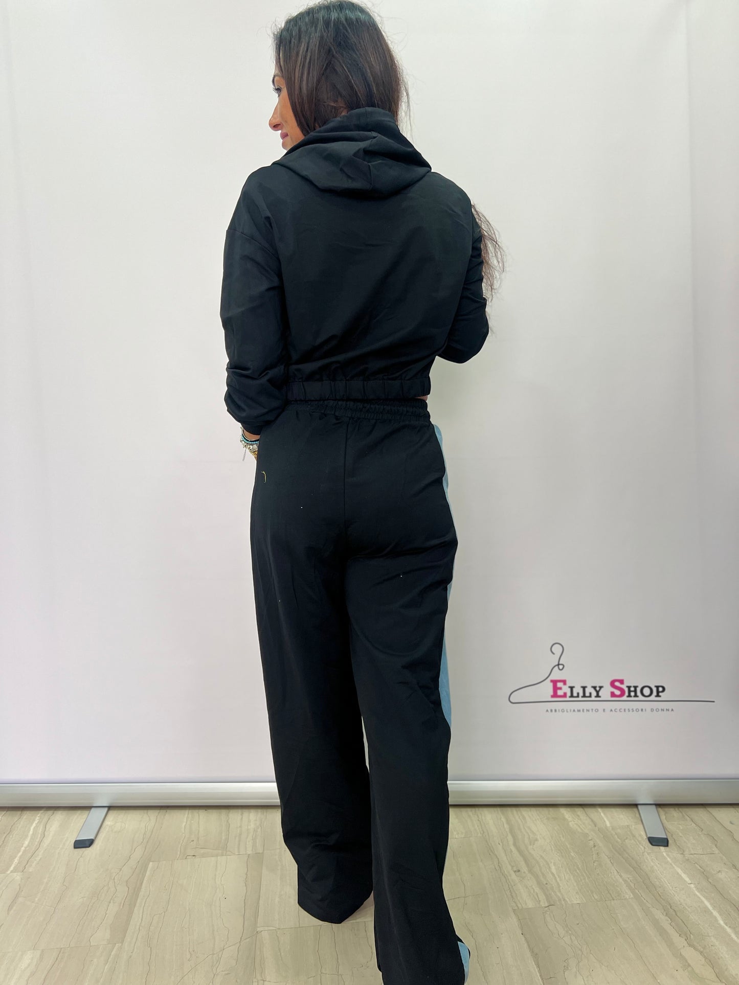 Completo Donna Sportivo con Felpa in Denim e Pantaloni Larghi – Nero o Grigio Autunno/Inverno