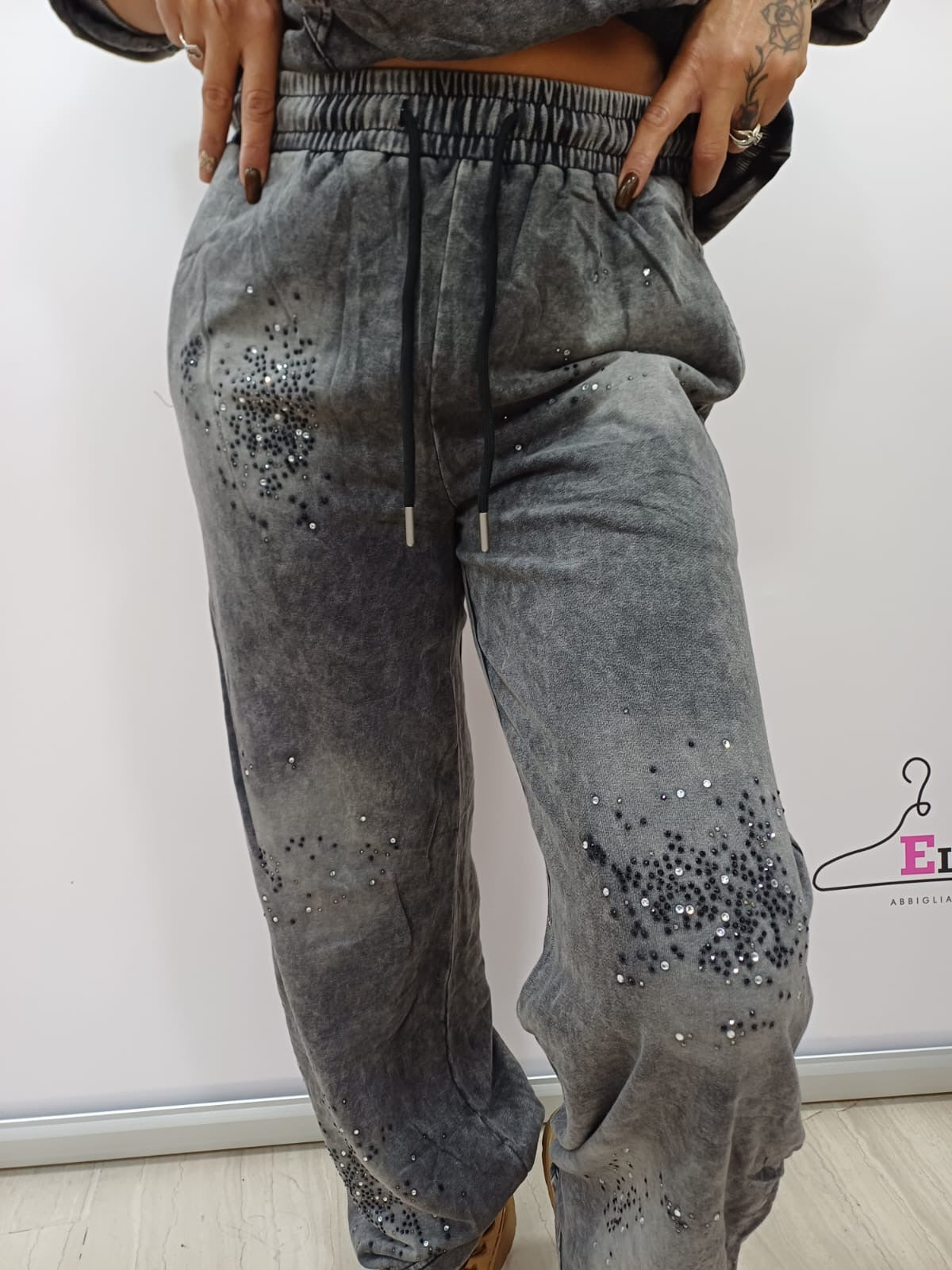 Completo donna felpa e pantalone con strass