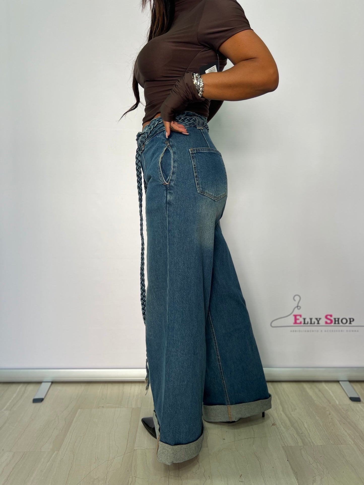 Jeans a zampa con corda