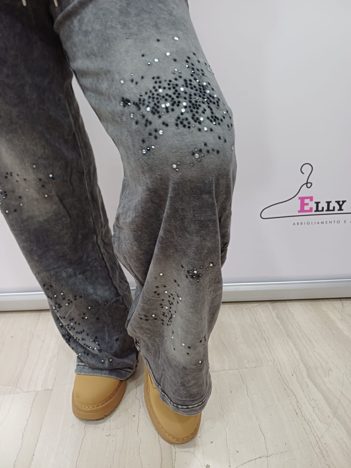 Completo donna felpa e pantalone con strass