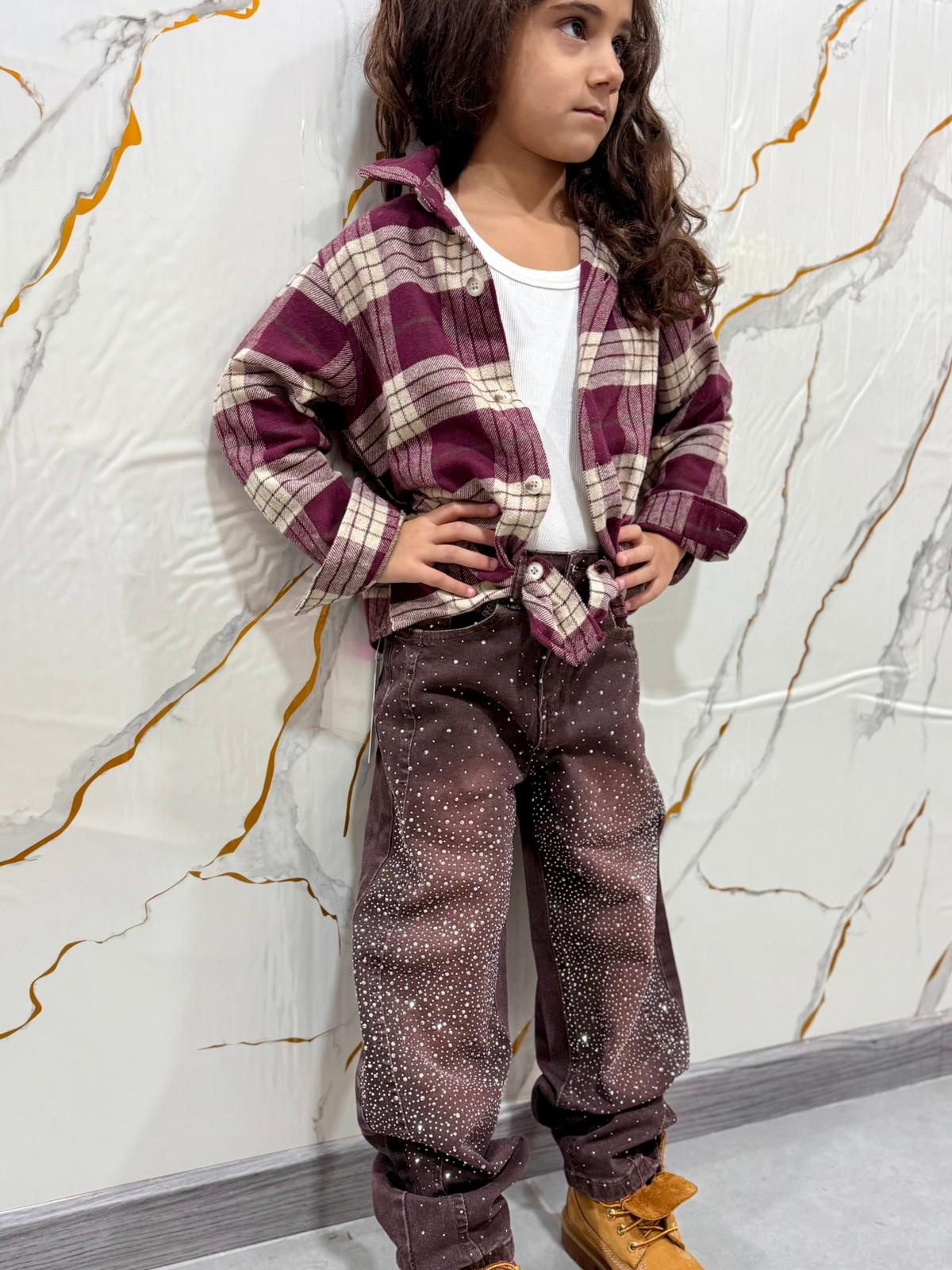 Jeans bambina con strass balloon — pantalone denim marrone luminoso elegante casual