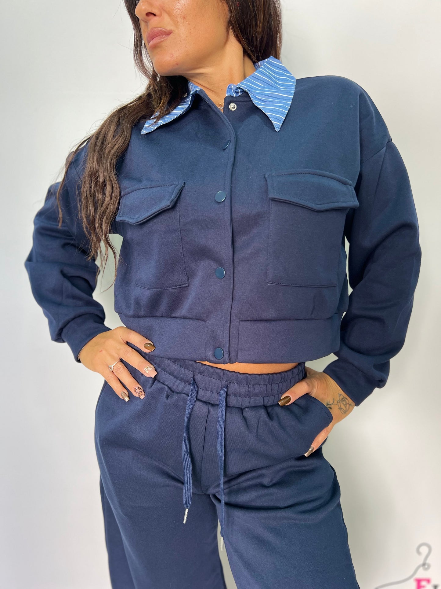 Completo donna con colletto a righe
