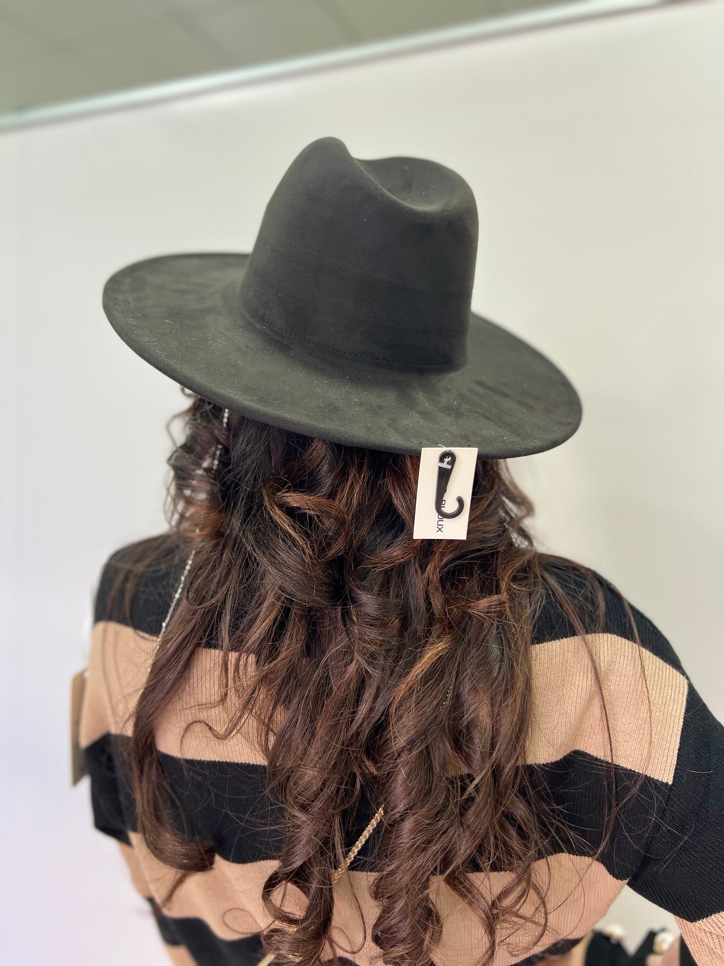 Cappello donna a tesa larga nero