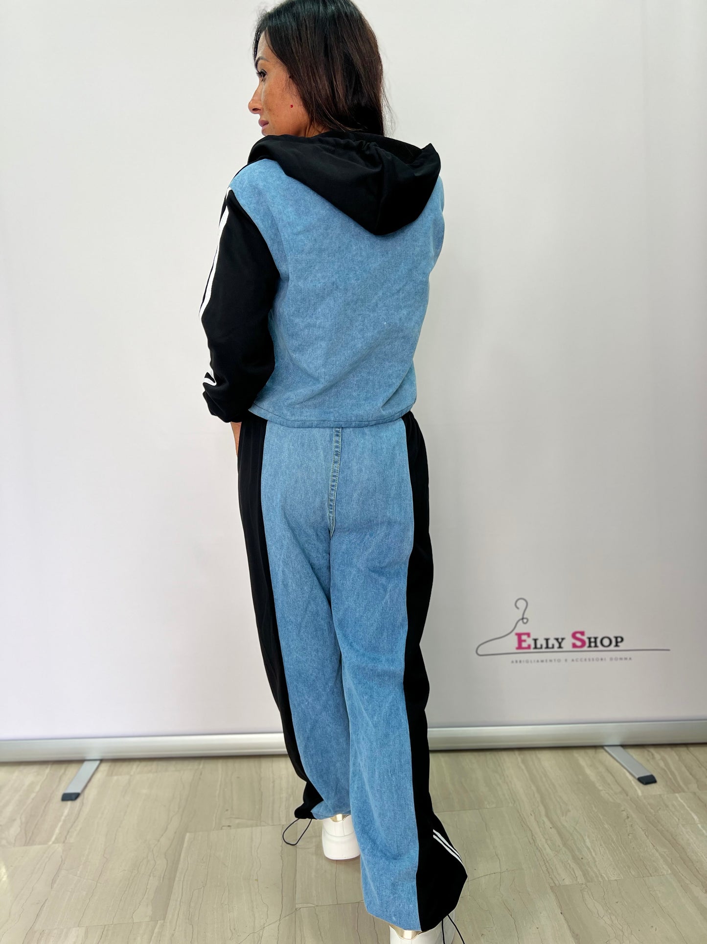 Completo donna sportivo con felpa e pantalone jeans – taglia unica grigia o nera fino a L