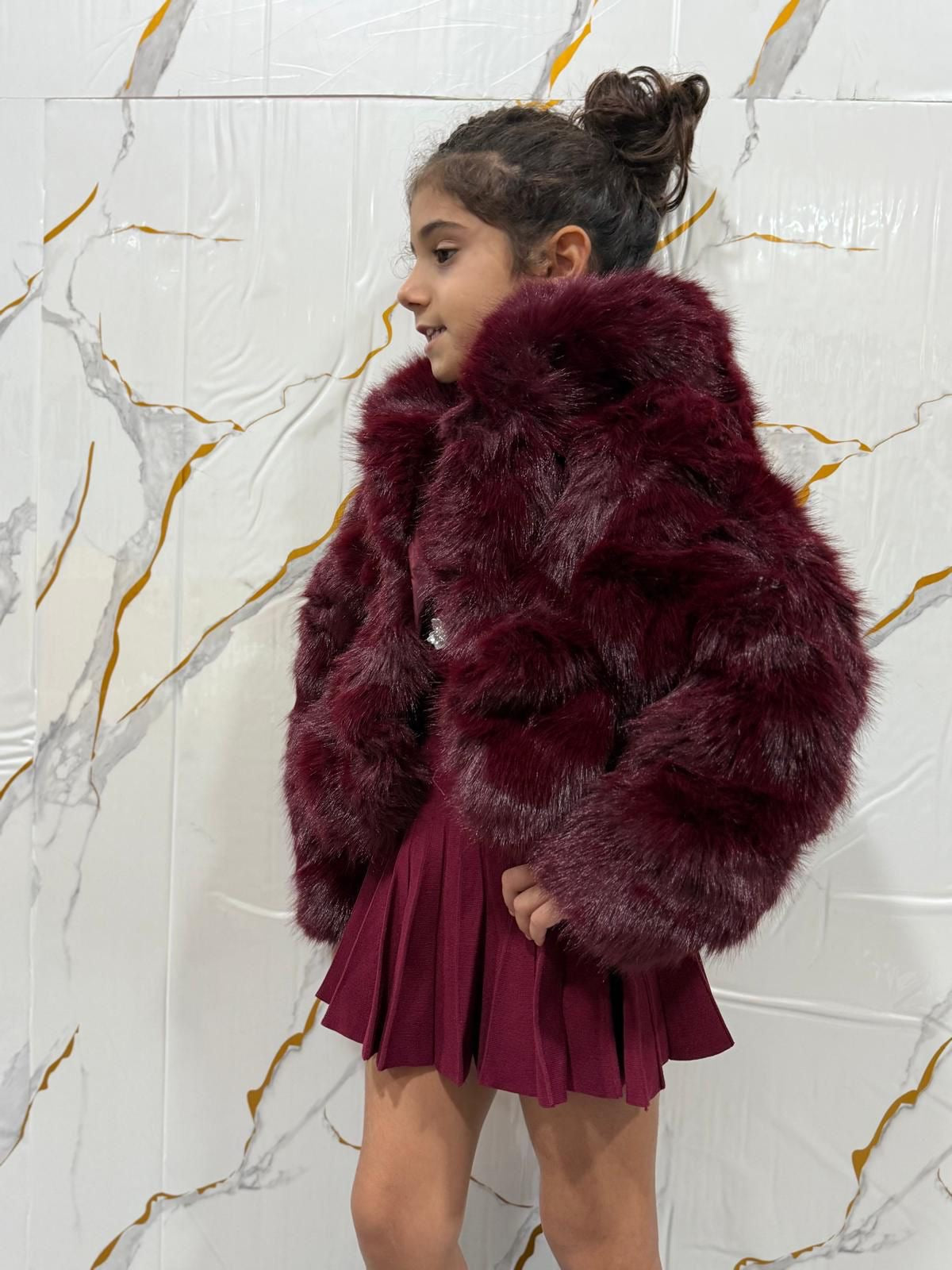 Pelliccia ecologica bambina con cappuccio— giubbino inverno elegante