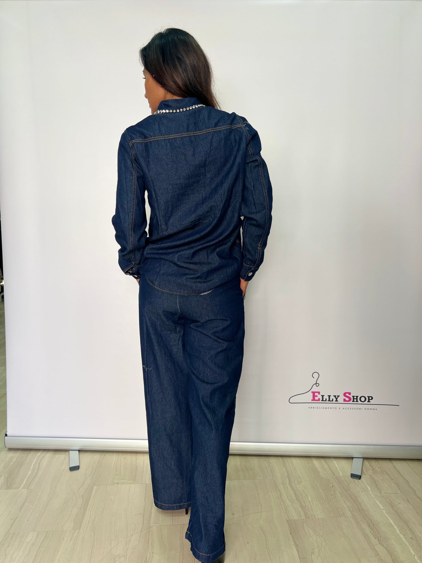 Completo in denim con brillantini su colletto e tasche – look casual chic taglia unica fino a XL