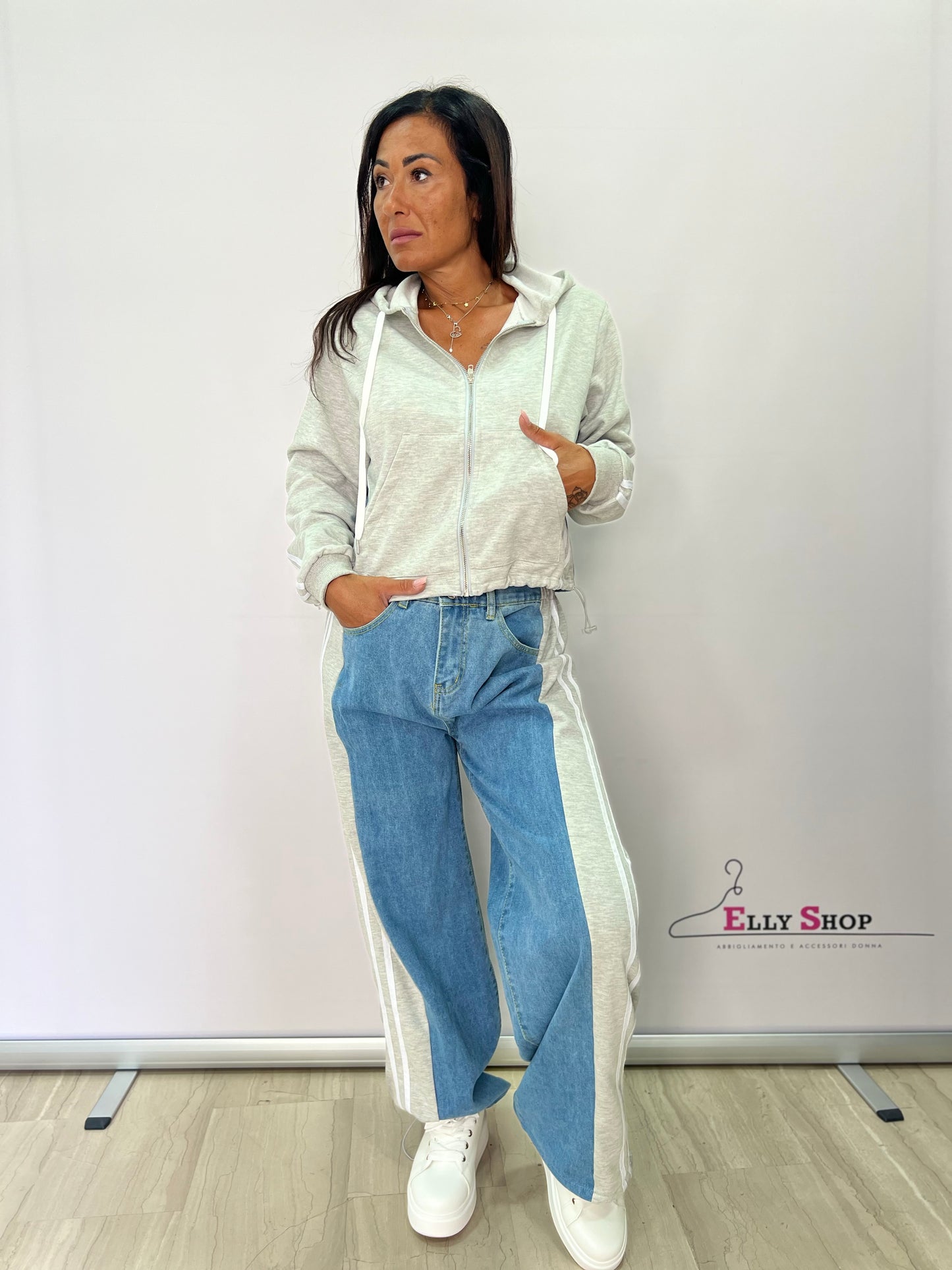 Completo donna sportivo con felpa e pantalone jeans – taglia unica grigia o nera fino a L