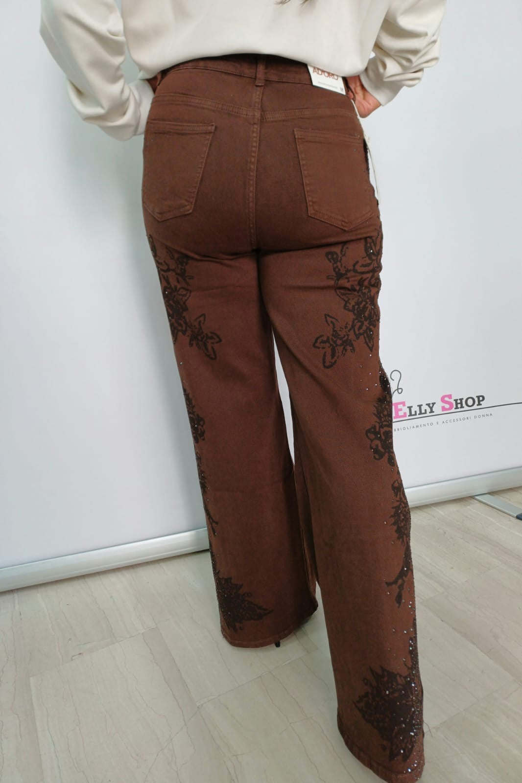 Jeans velluto marrone con ricami e strass