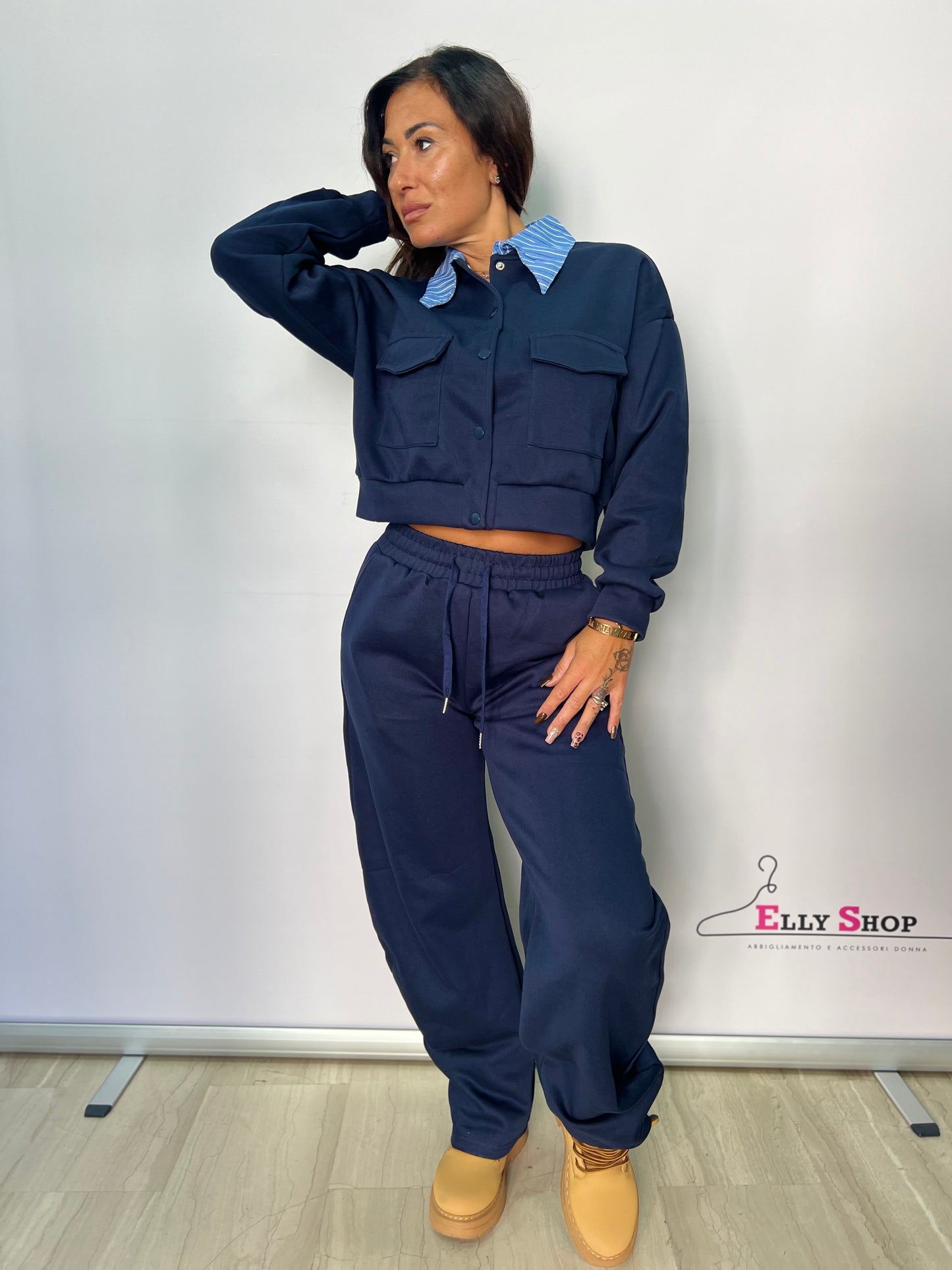 Completo donna con colletto a righe