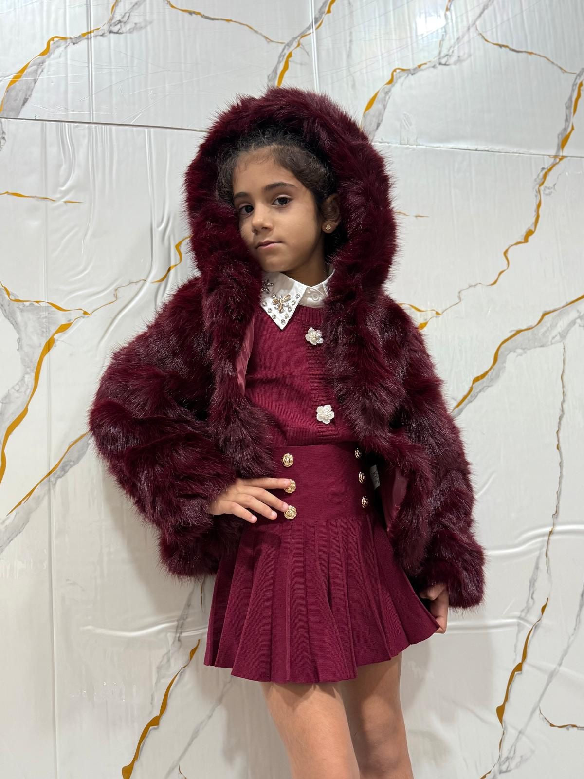 Pelliccia ecologica bambina con cappuccio— giubbino inverno elegante
