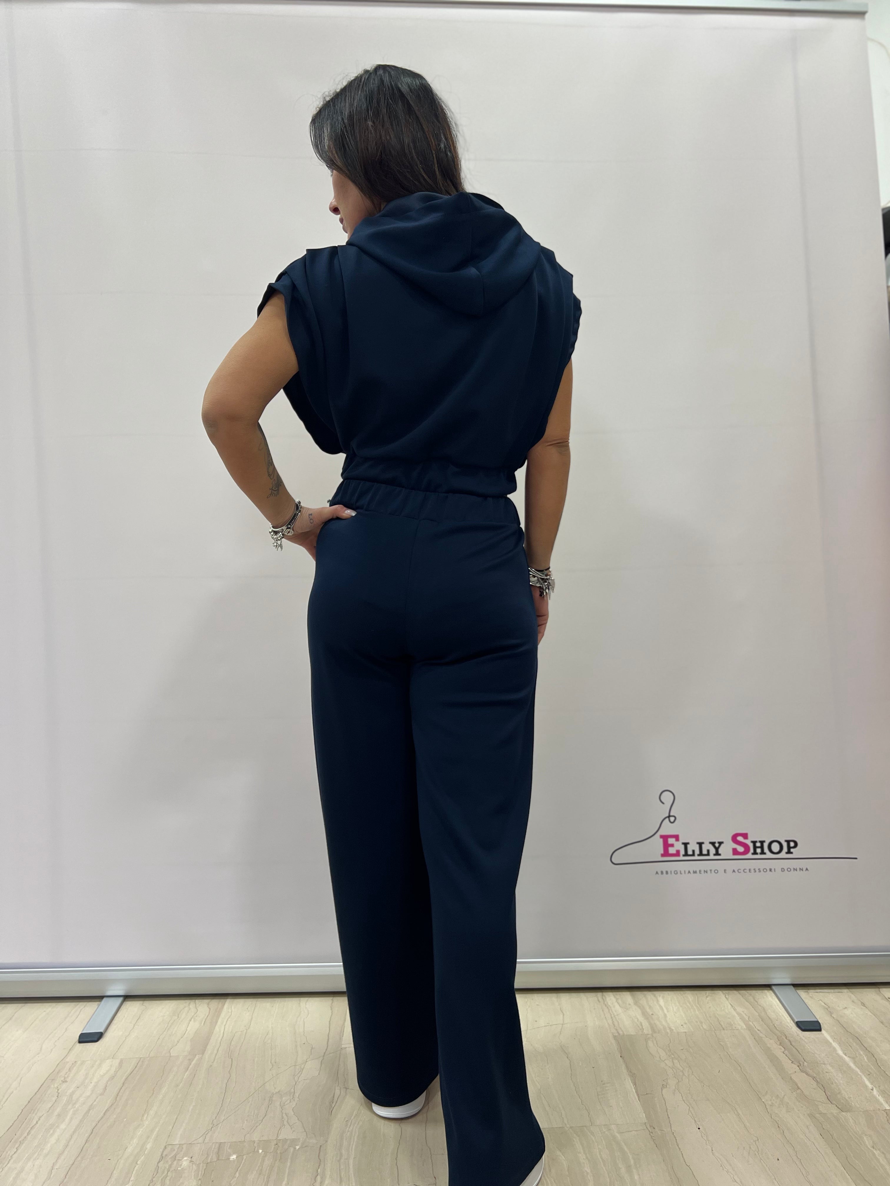 Completo Donna Casual Estivo con Cappuccio, Pantaloni Larghi - Disponibile in Più Colori