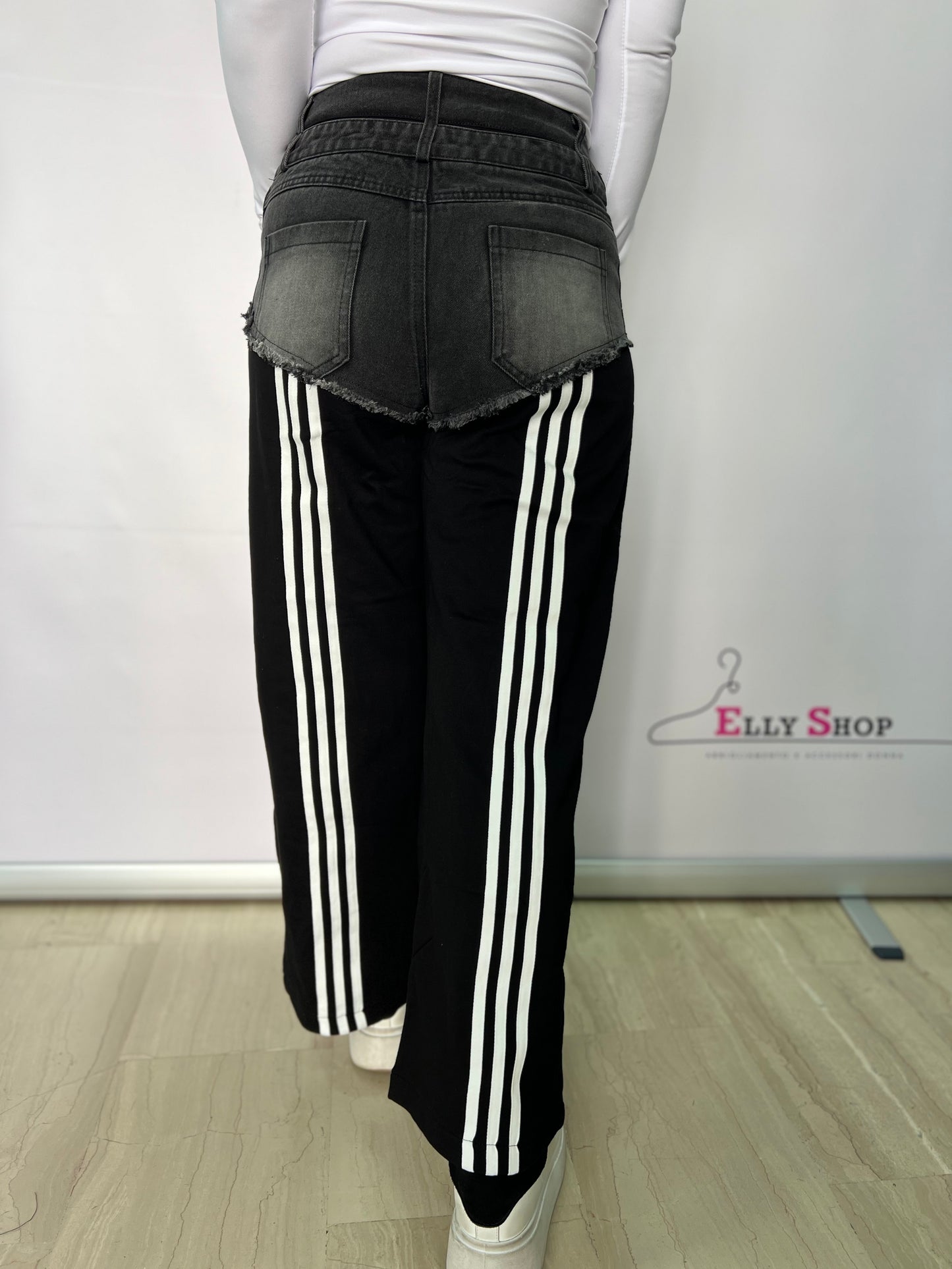 Damen High Waist Wide Leg Jeans mit sportlichen Details