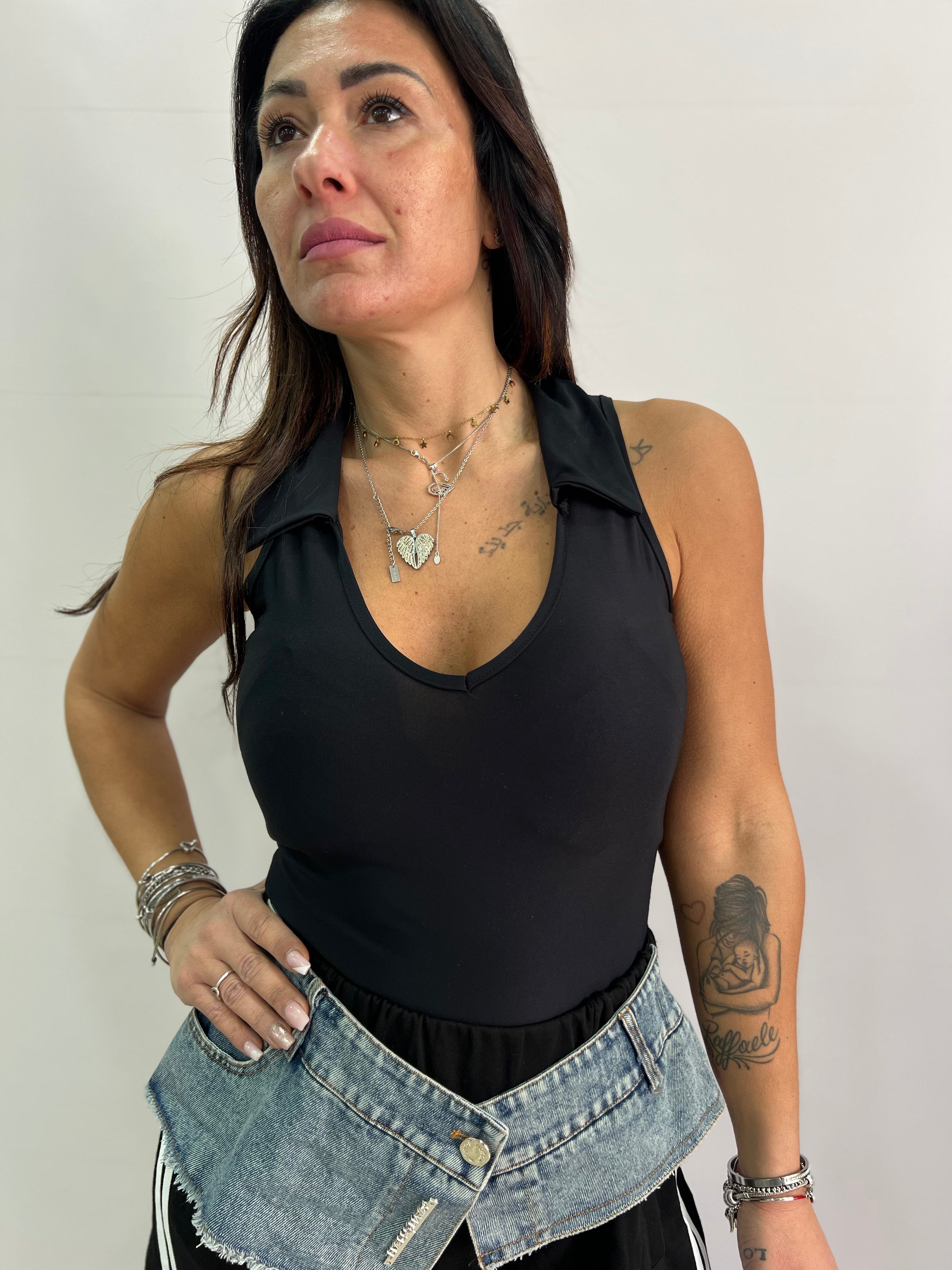 Body Donna Nero con Colletto Elegante – Scollo Profondo e Vestibilità Aderente