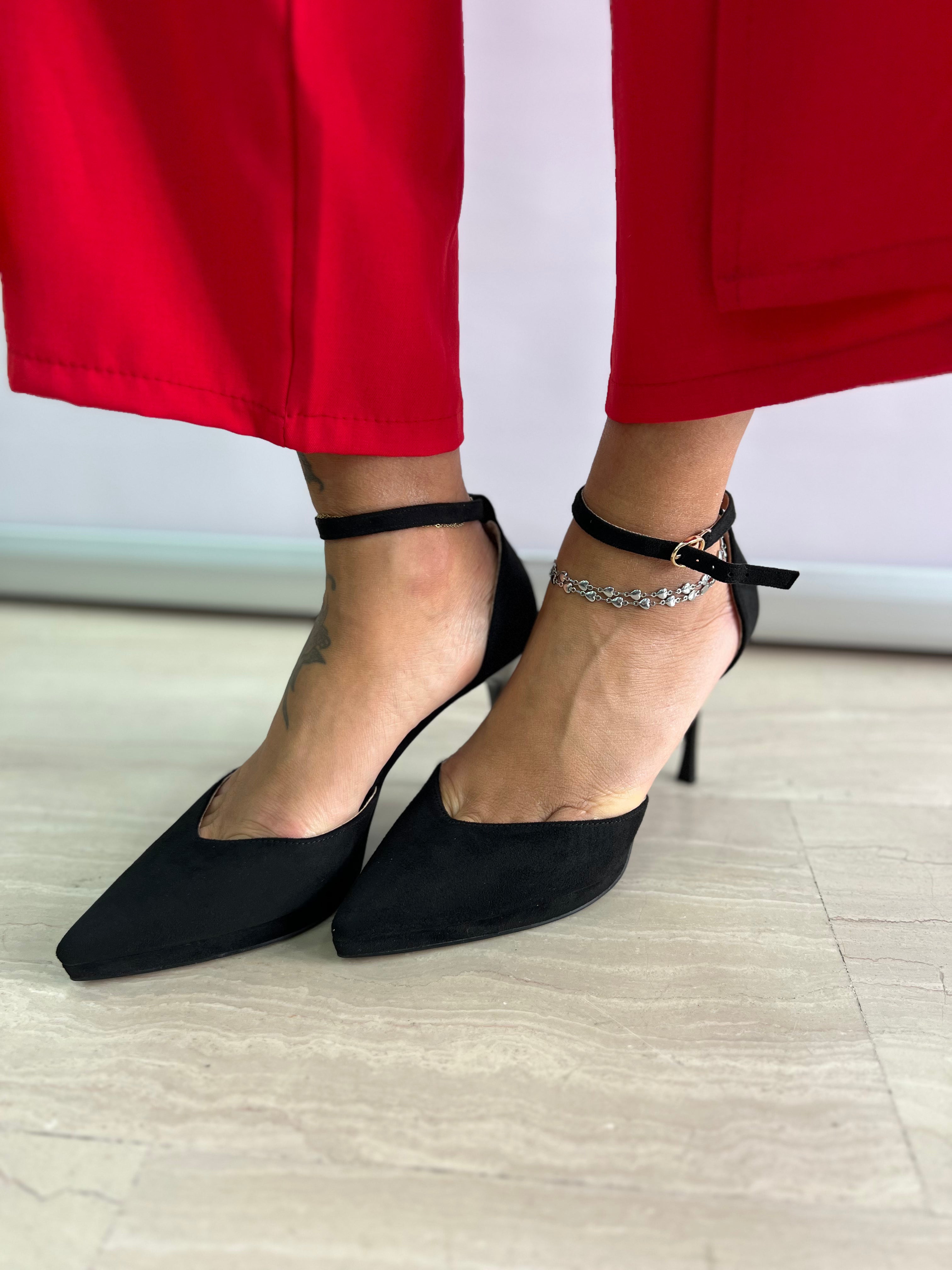 Décolleté Beige e Nere a Punta con Tacco e Cinturino