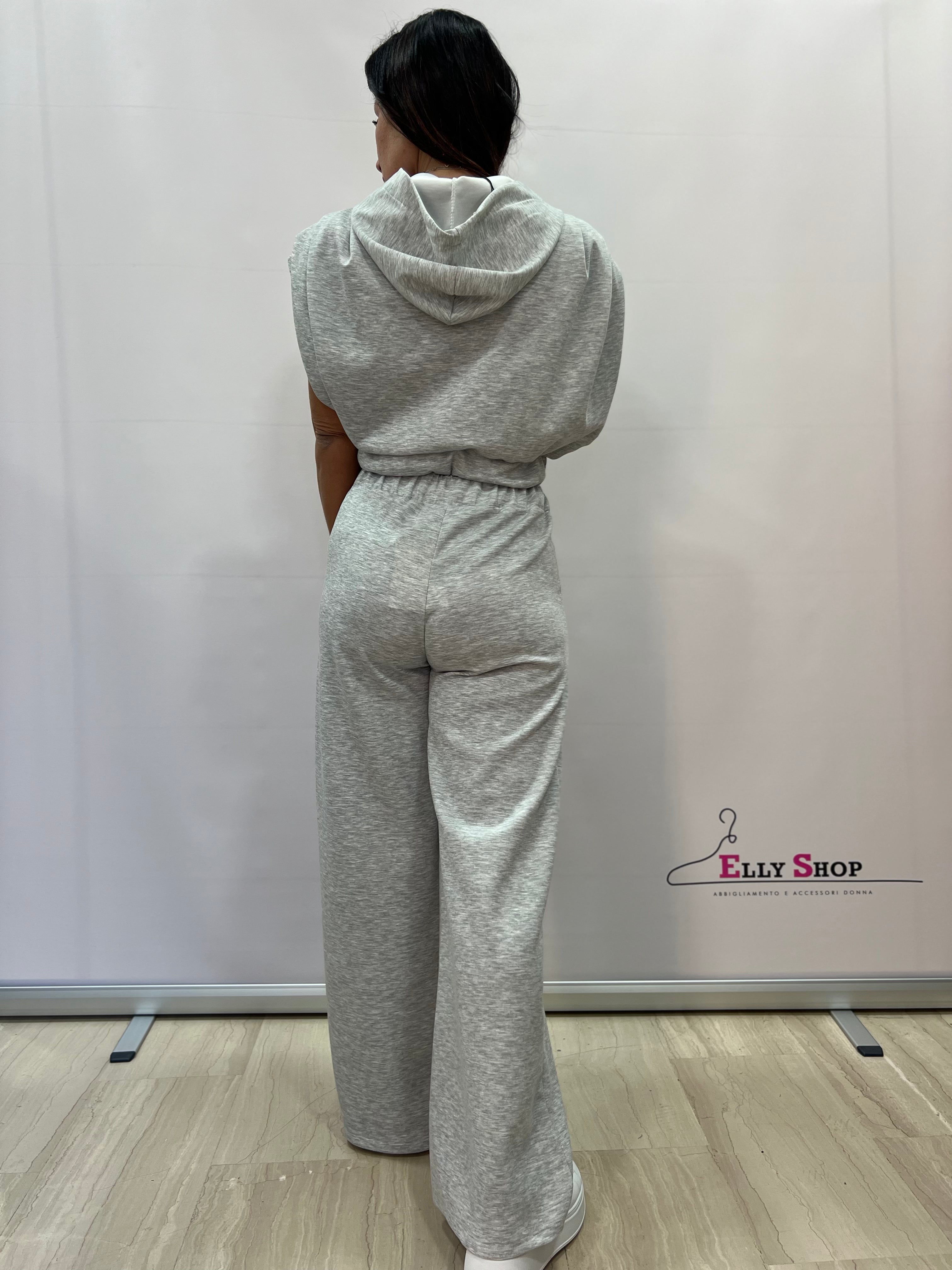 Completo Donna Casual Estivo con Cappuccio, Pantaloni Larghi - Disponibile in Più Colori