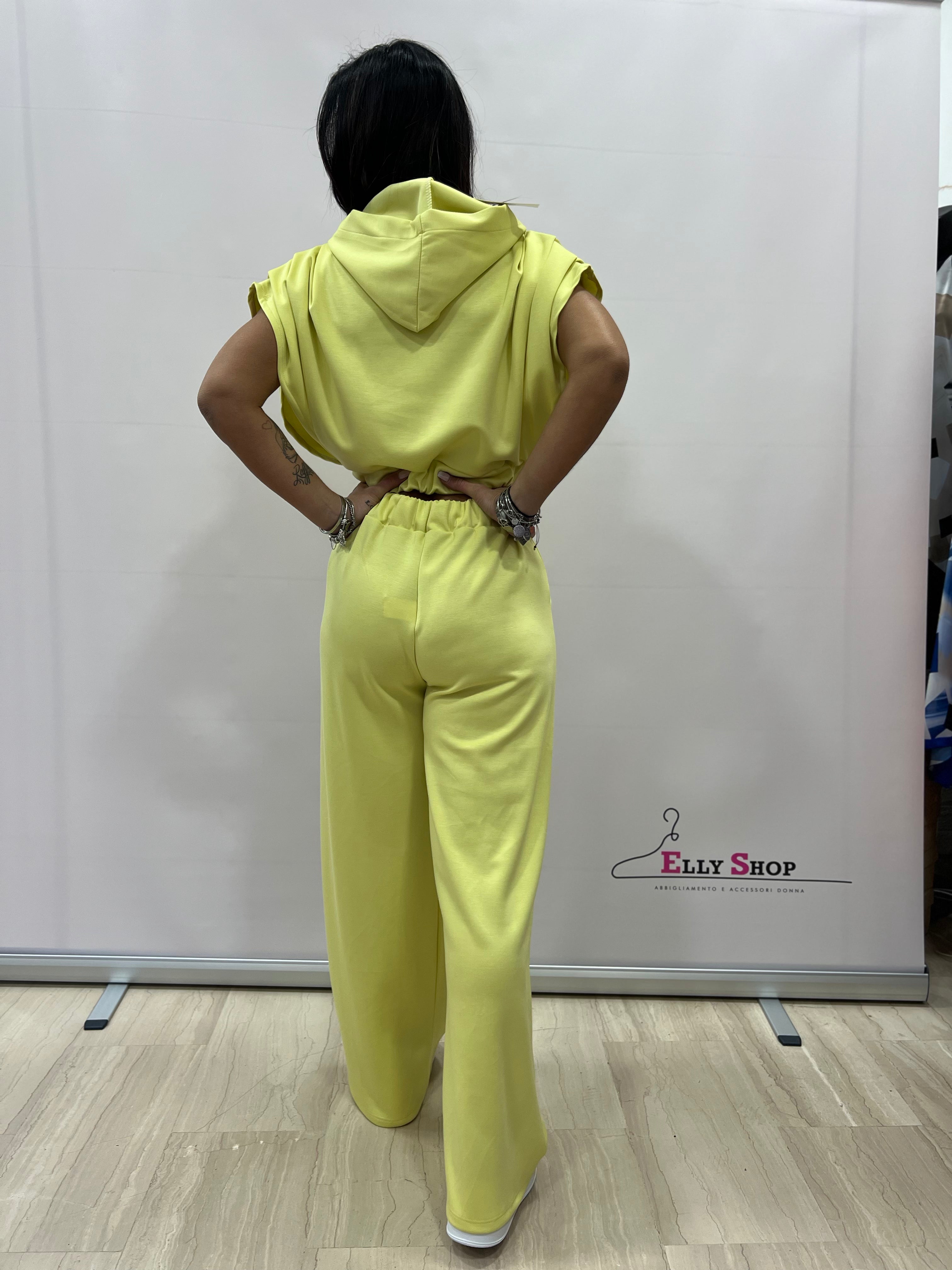 Completo Donna Casual Estivo con Cappuccio, Pantaloni Larghi - Disponibile in Più Colori