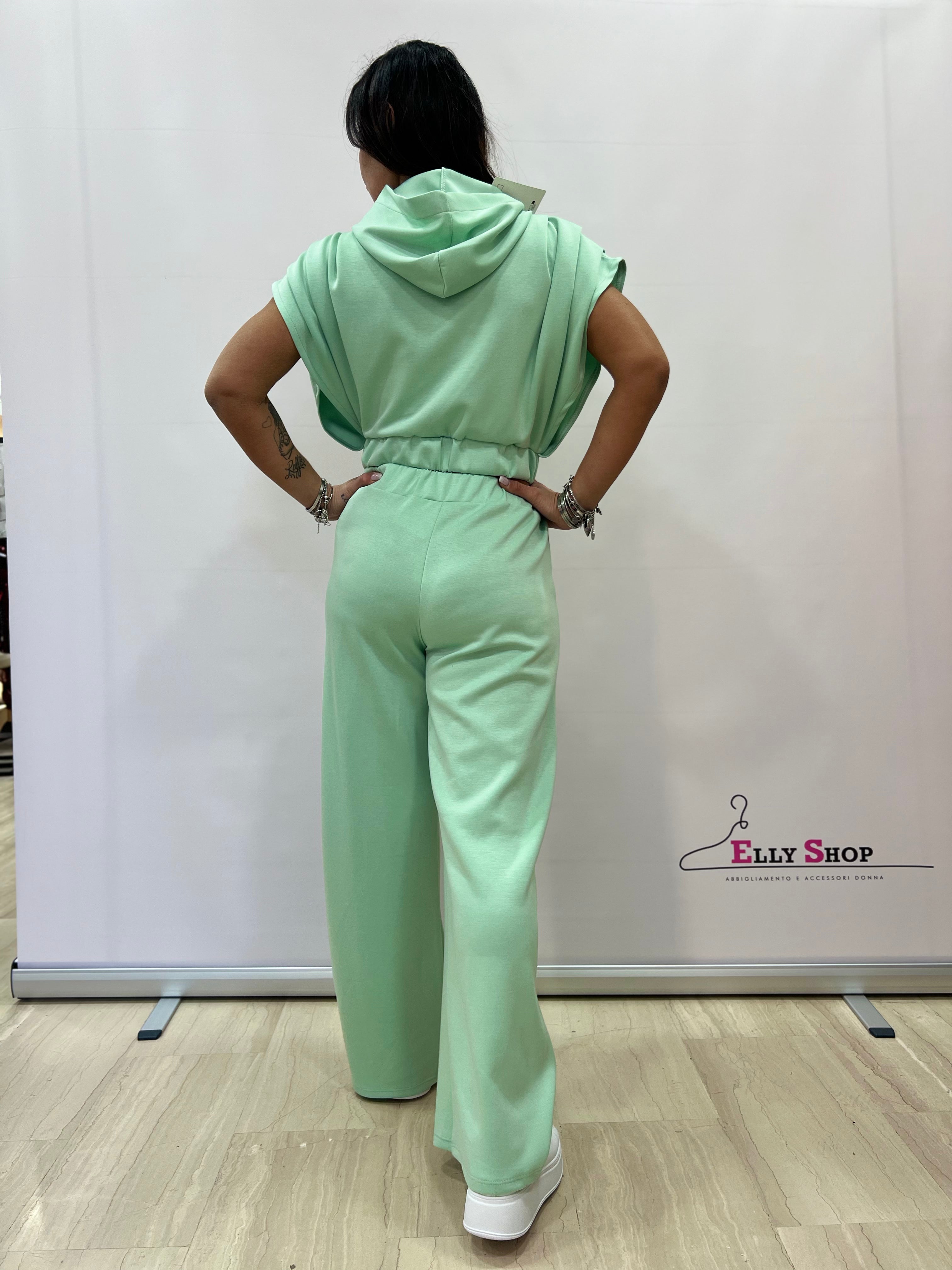 Completo Donna Casual Estivo con Cappuccio, Pantaloni Larghi - Disponibile in Più Colori
