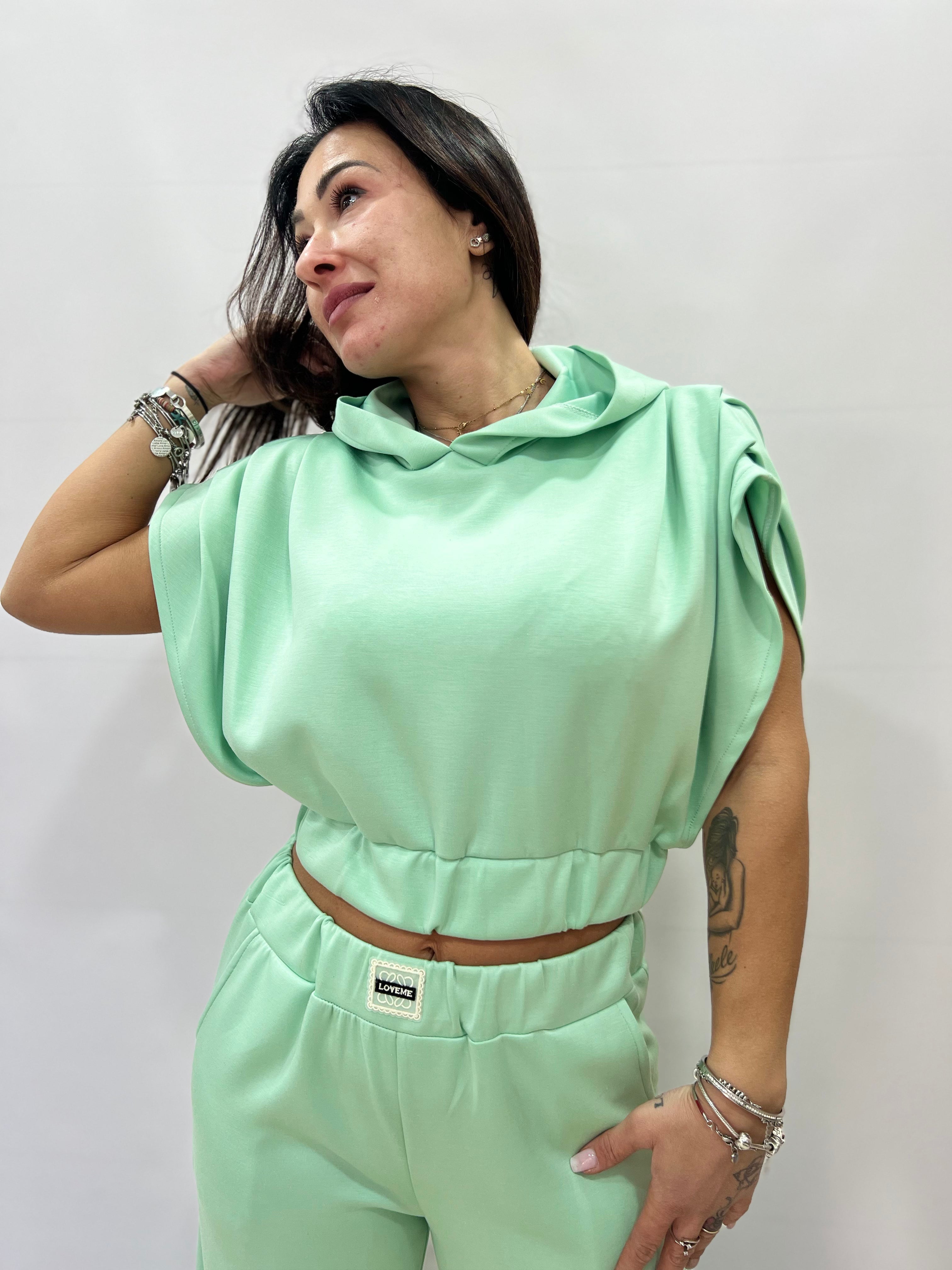 Completo Donna Casual Estivo con Cappuccio, Pantaloni Larghi - Disponibile in Più Colori