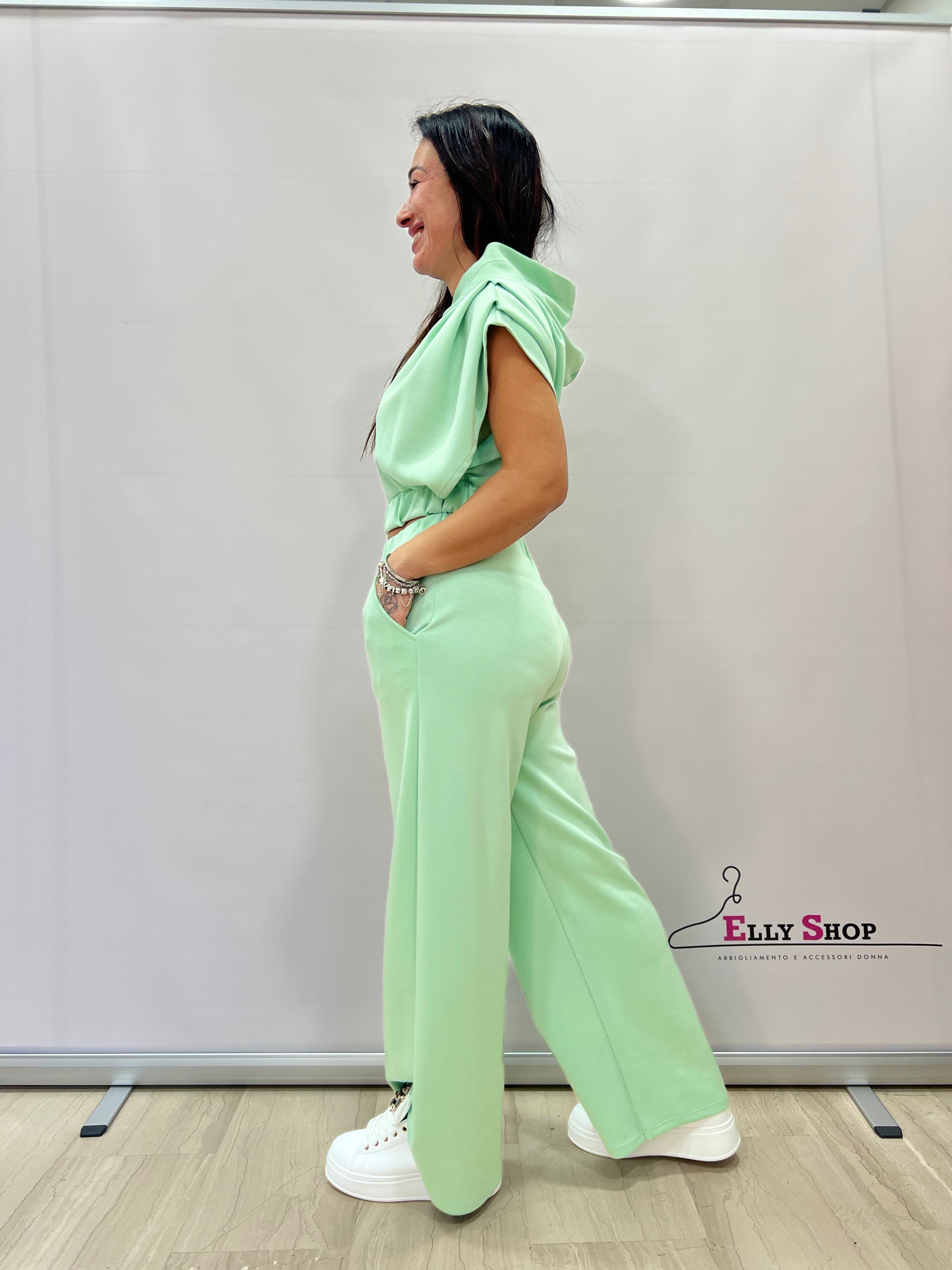 Completo Donna Casual Estivo con Cappuccio, Pantaloni Larghi - Disponibile in Più Colori