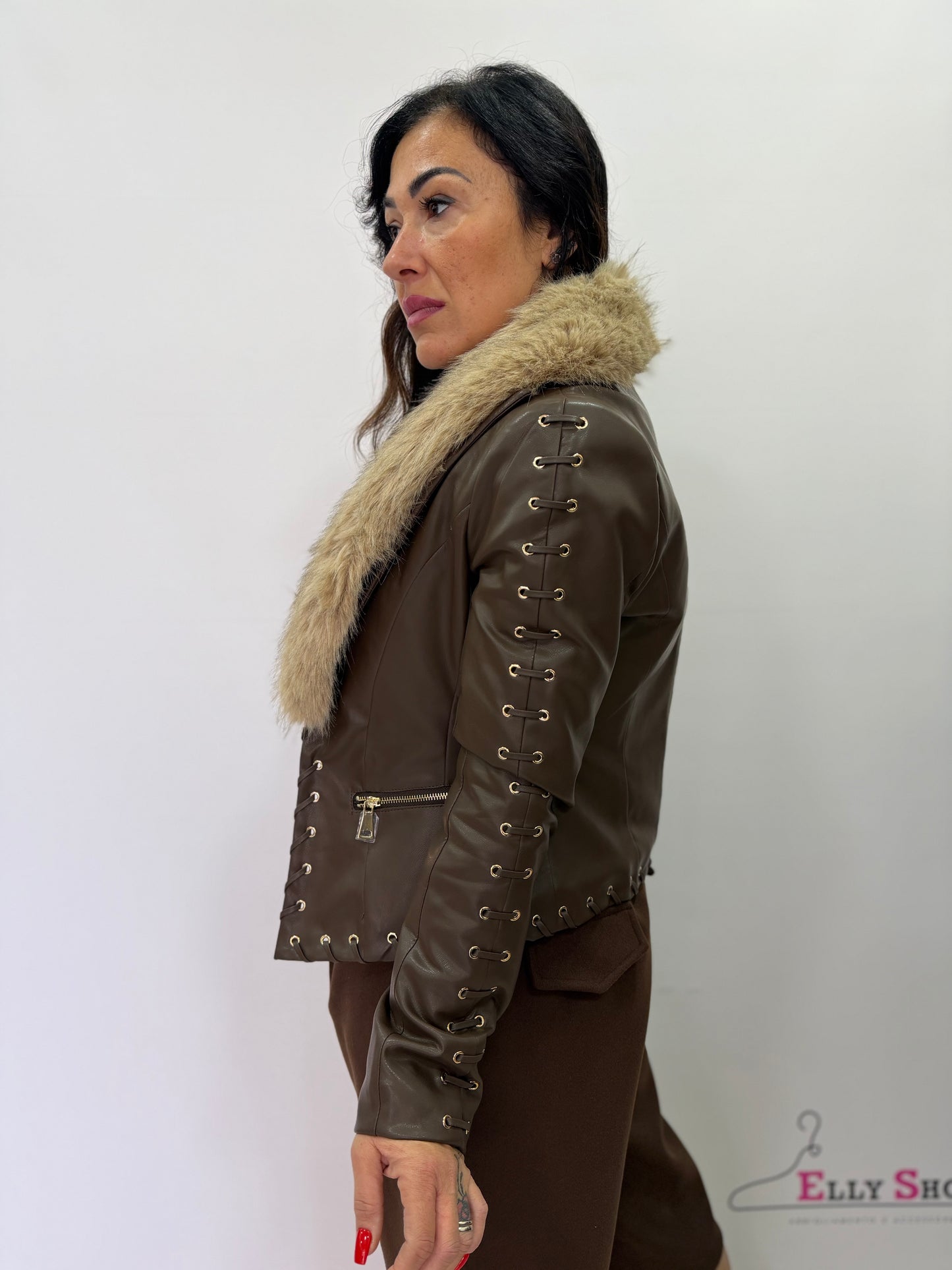 Giacca donna effetto pelle con eco pelliccia e dettagli al braccio