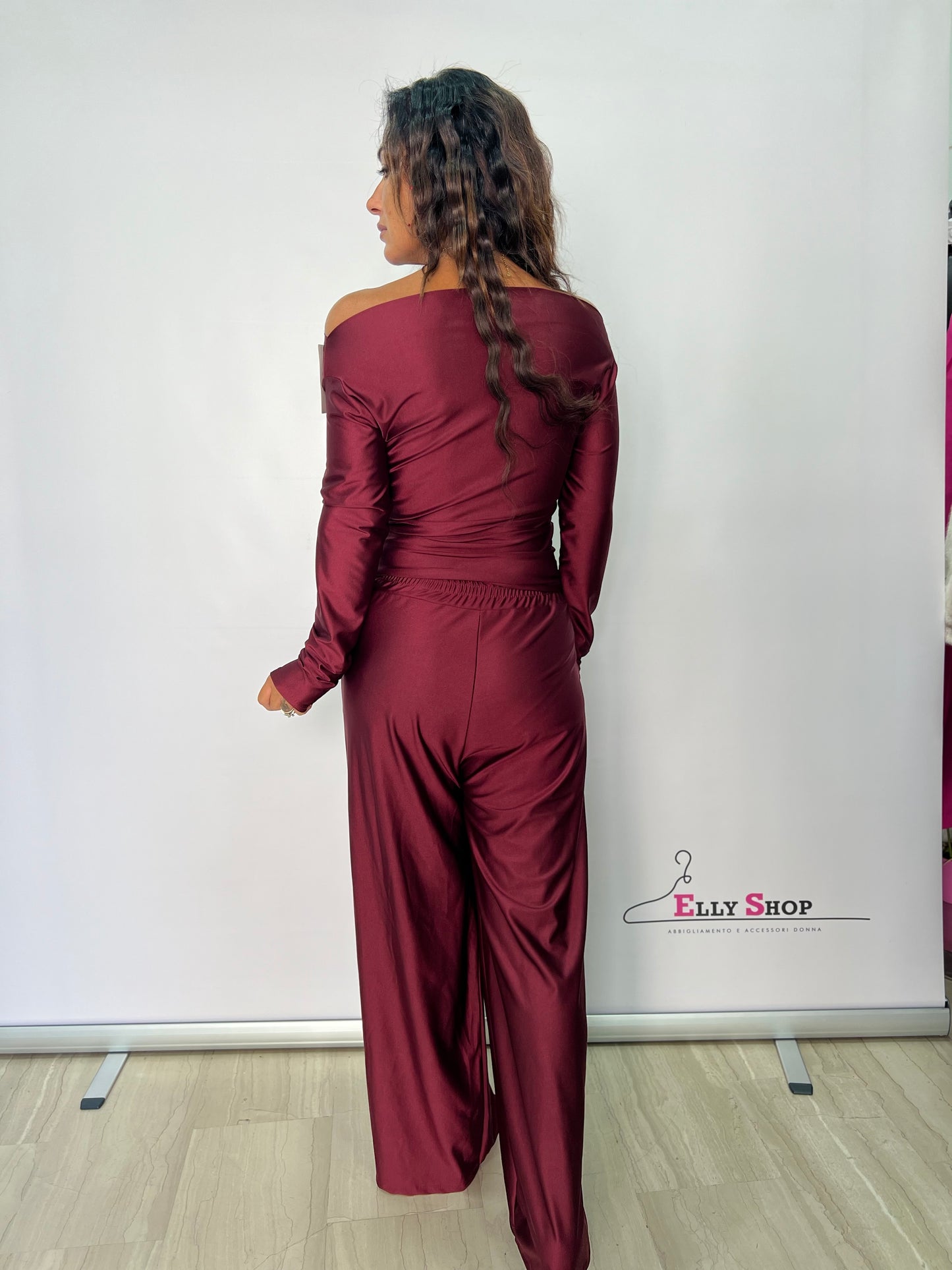 Completo lycra con scollo
