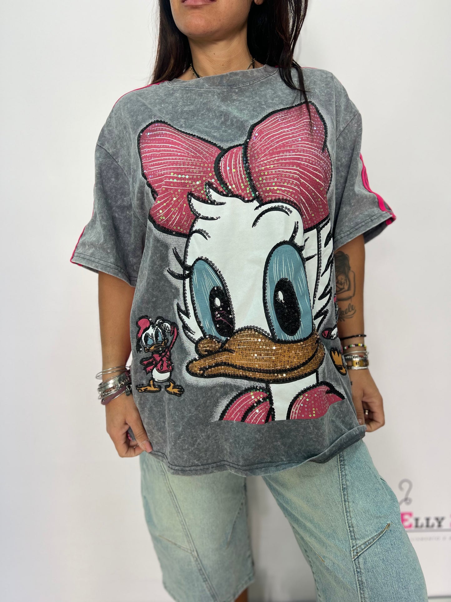 T-shirt oversize donna cartoon con paillettes