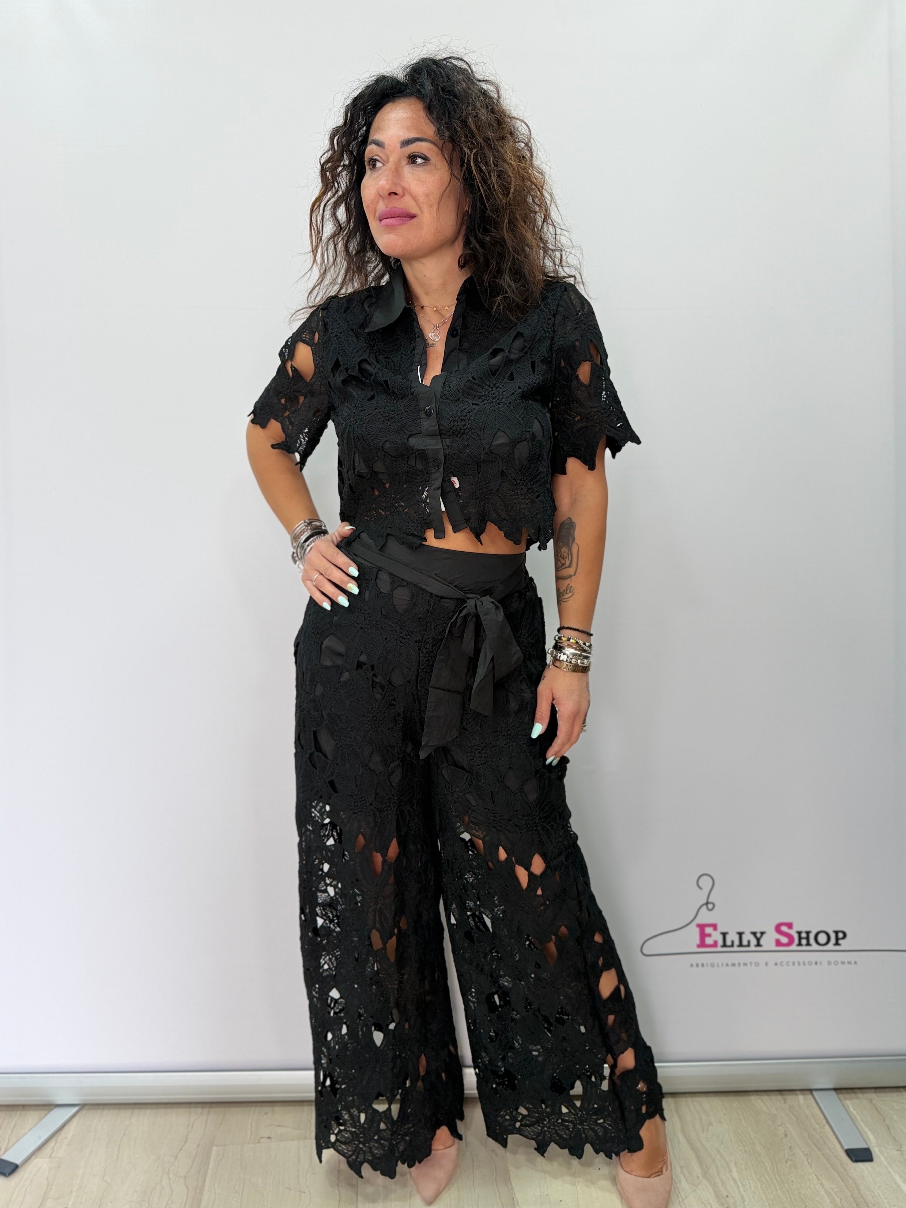 Completo pizzo traforato donna elegante