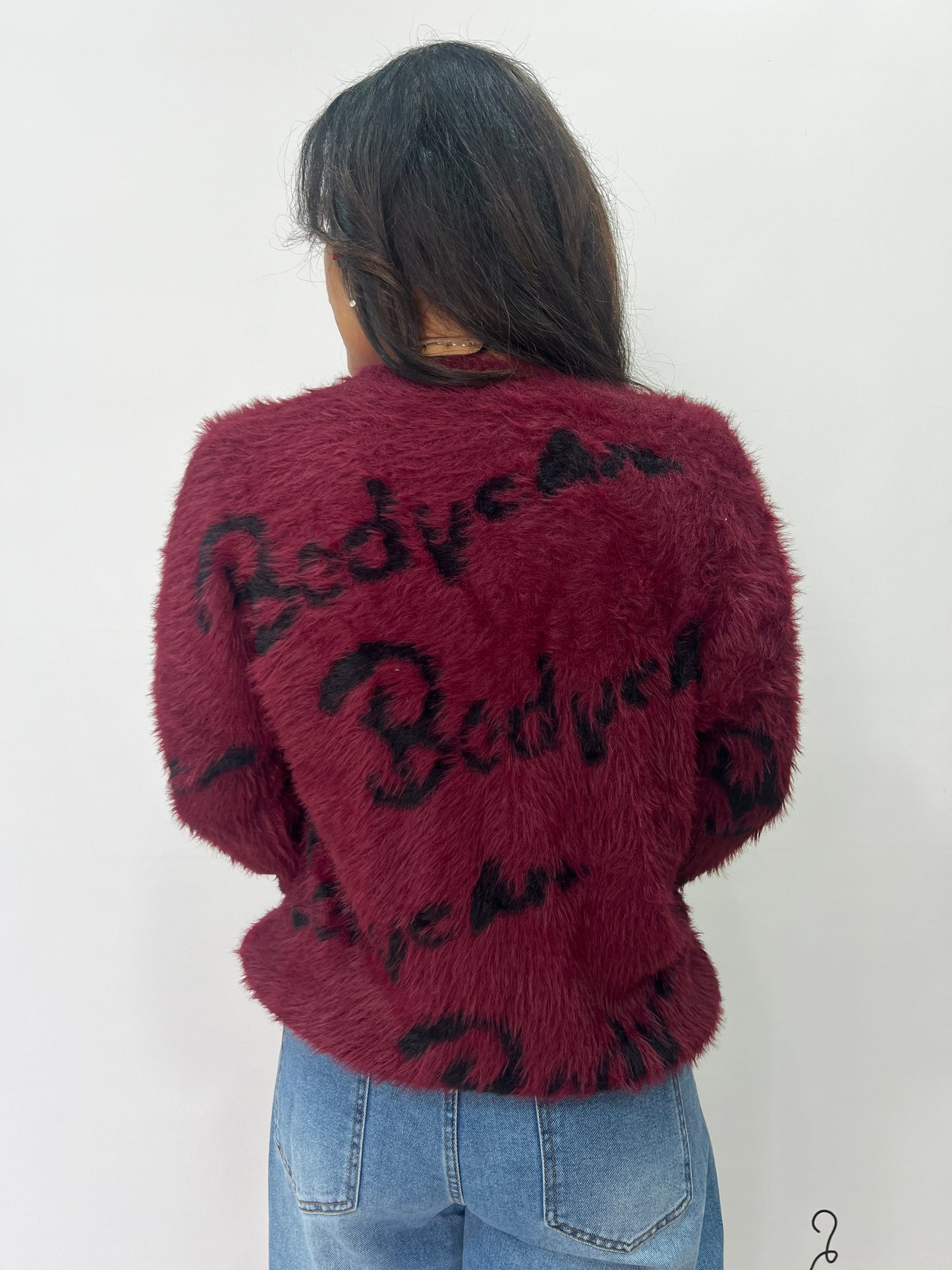 Cardigan peloso donna con scritte a contrasto