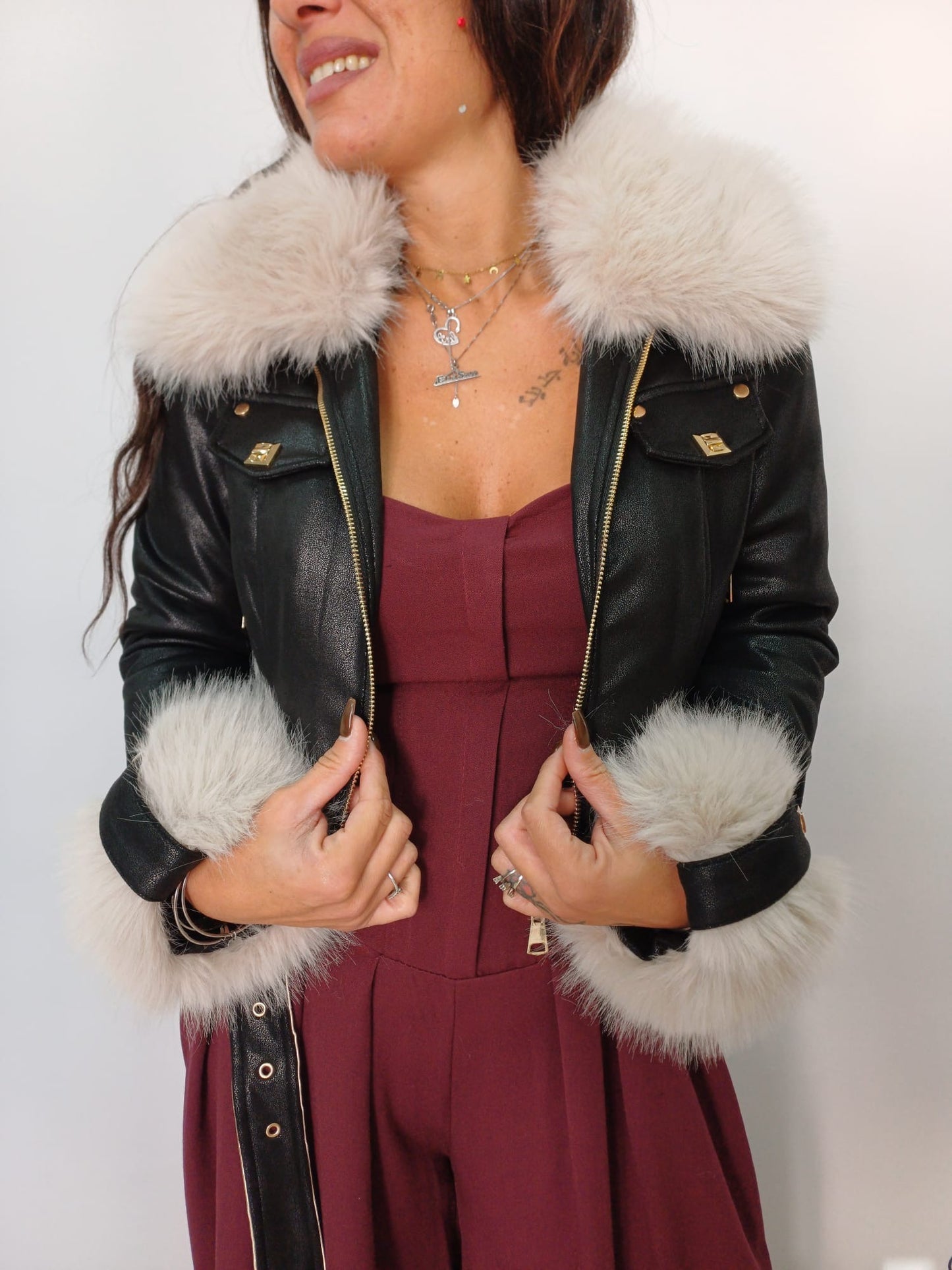 Giacca corta effetto pelle con pelliccia donna