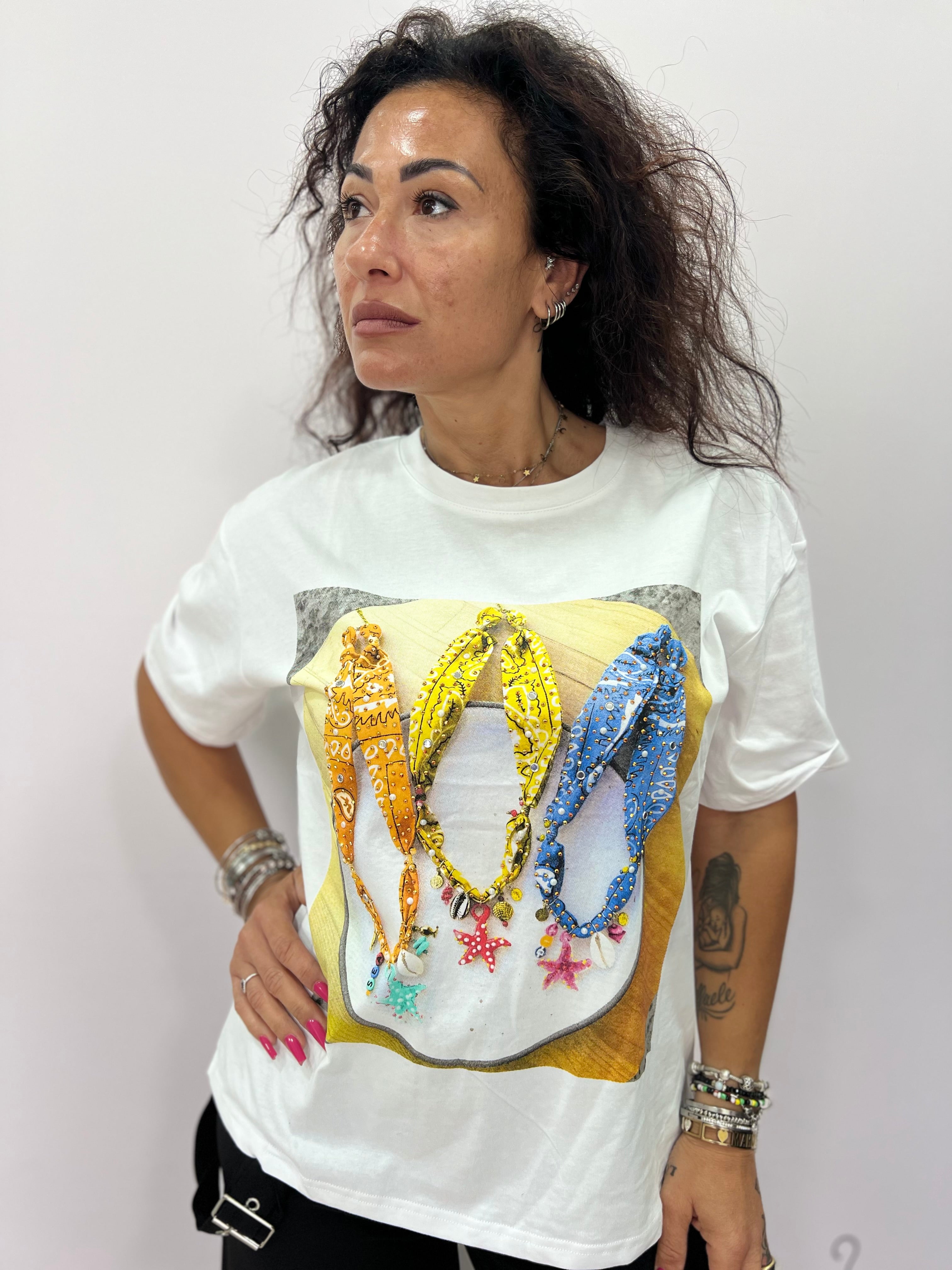 T-Shirt donna stampa sandali colorati