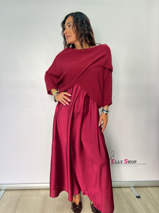 Vestito in raso con copri spalla in lana